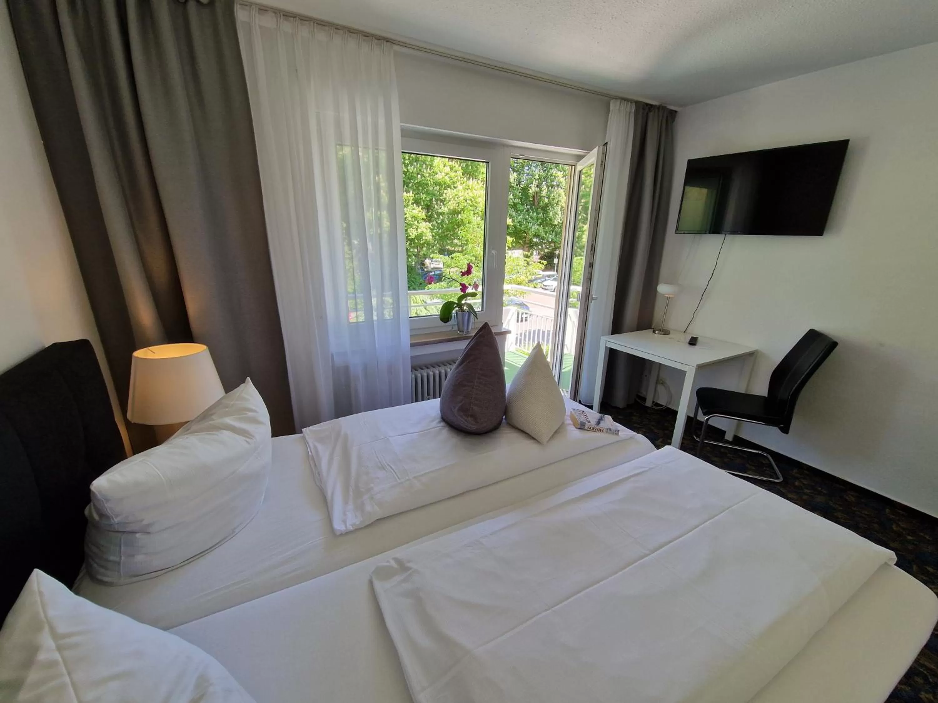 Photo of the whole room, Bed in Apart Hotel Freiburg
