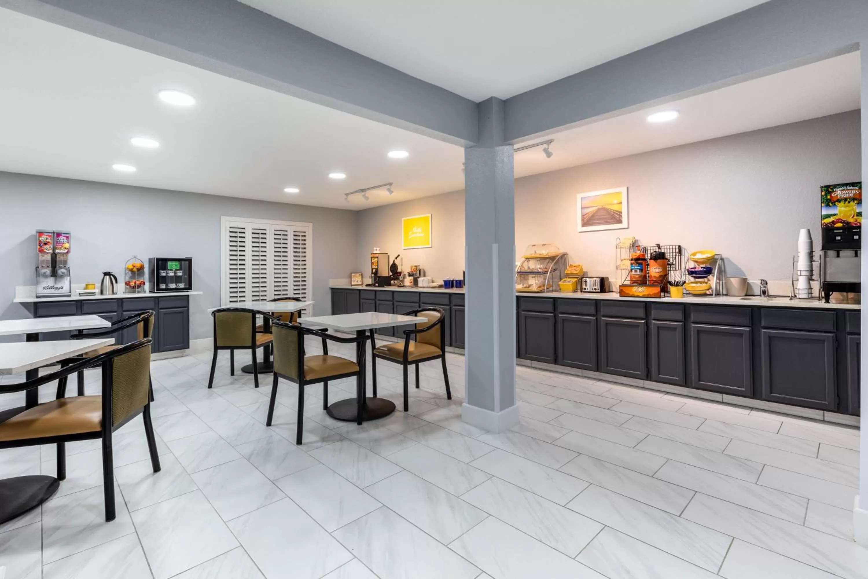 Continental breakfast in Days Inn by Wyndham Granbury