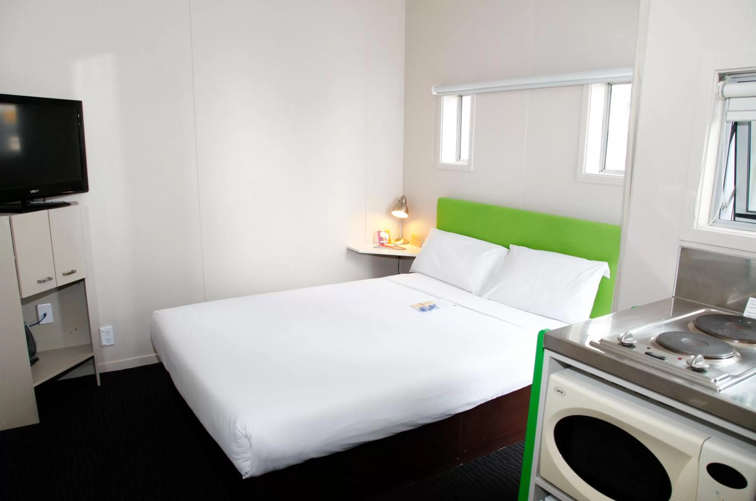 TV and multimedia, Bed in ibis budget Auckland Central