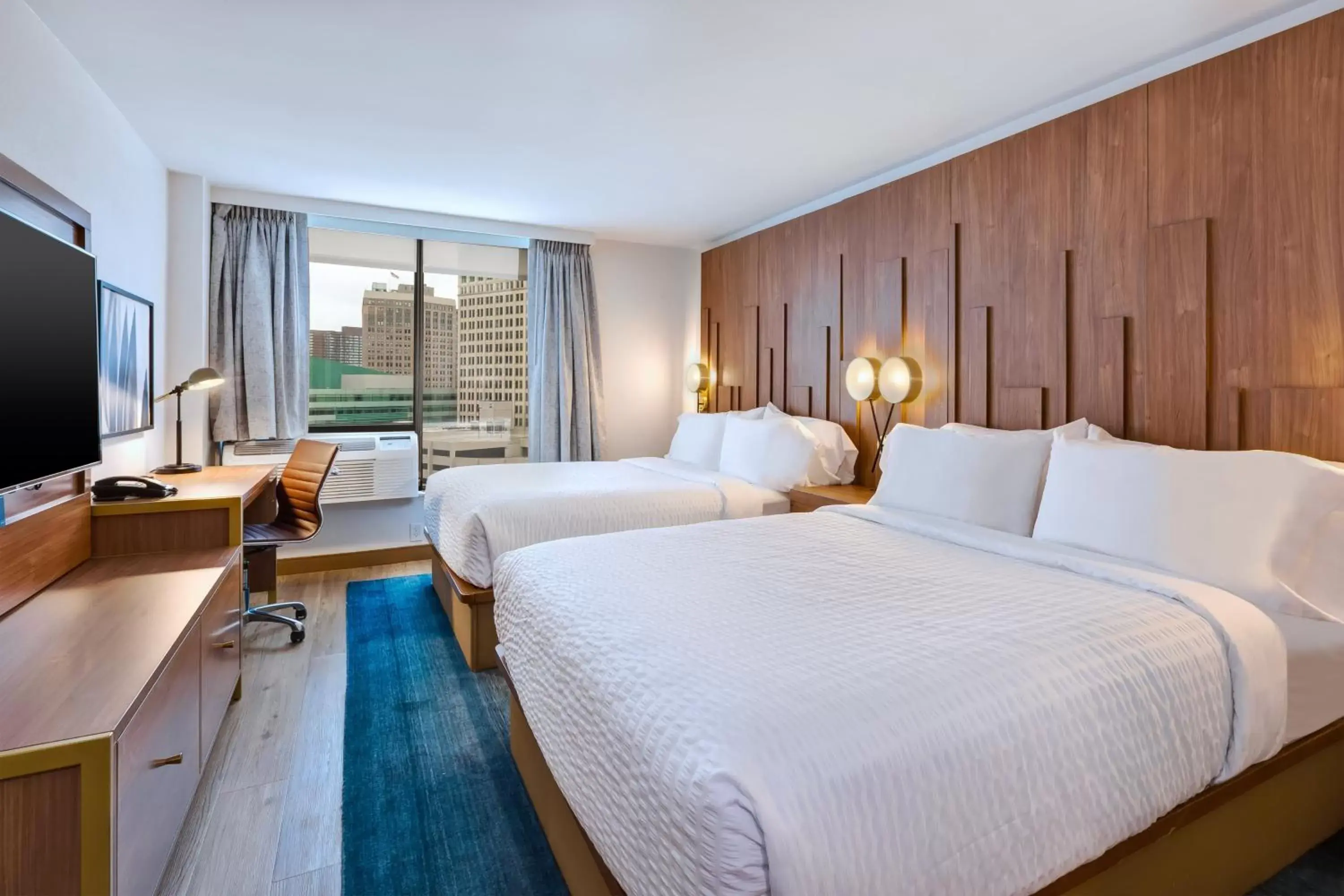 Standard Queen Room with Two Queen Beds and Mobility Accessible Tub in Hotel Indigo Detroit Downtown by IHG Standard Queen Room with Two Queen Beds and Mobility Accessible Tub in Hotel Indigo Detroit Downtown by IHG