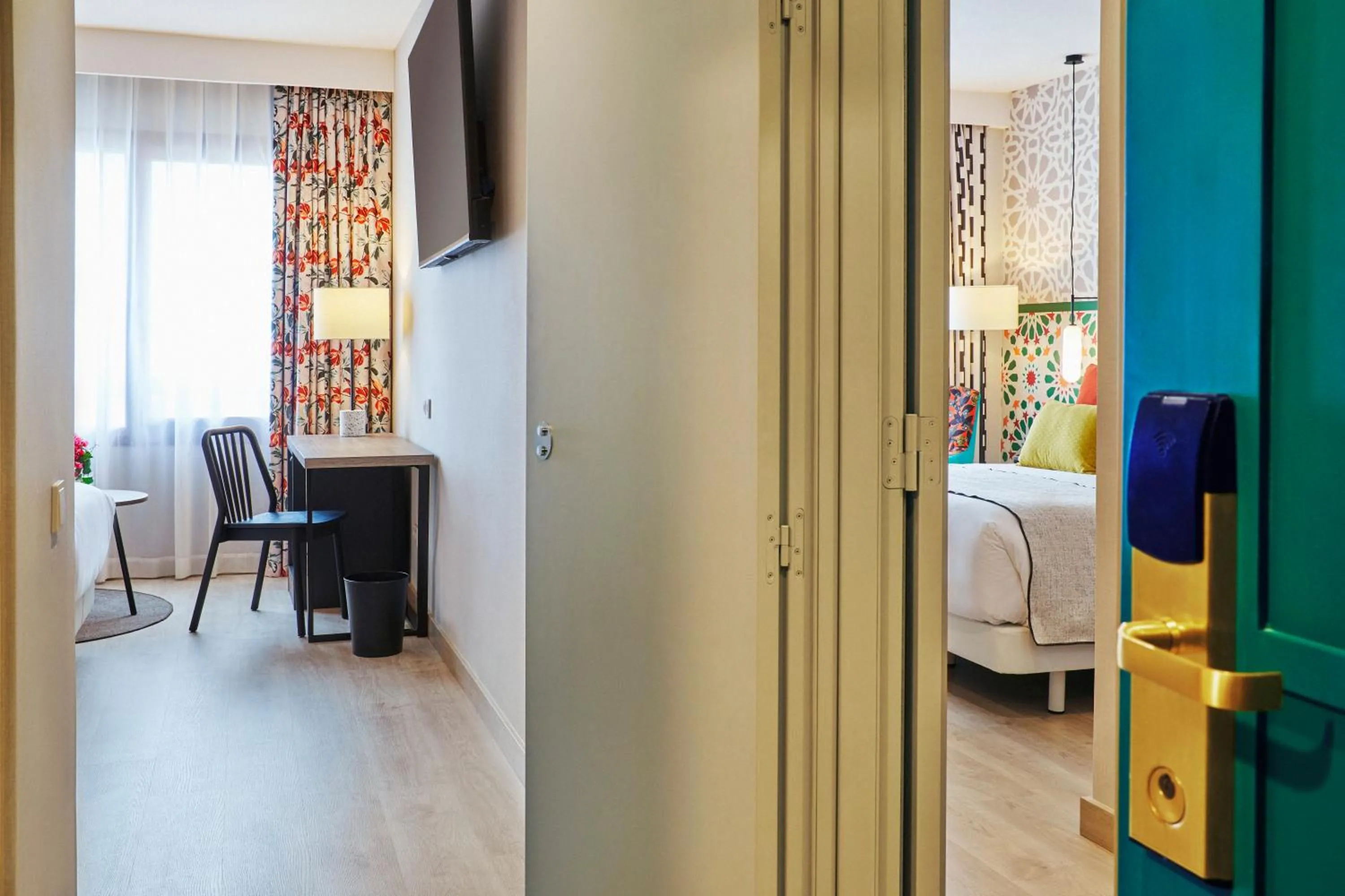 Photo of the whole room, Bed in Hesperia Sevilla