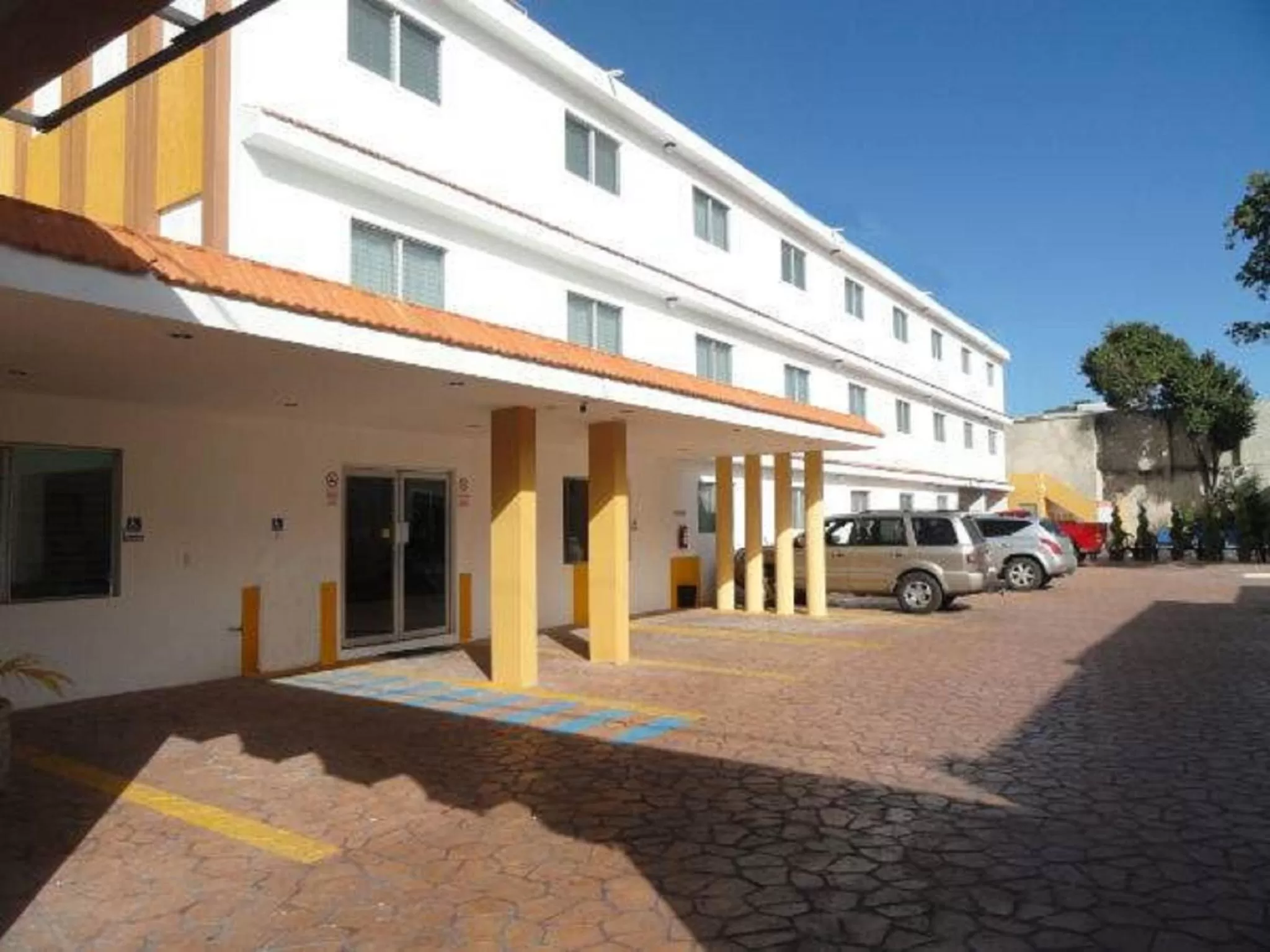 Property building in Hotel Las Dalias Inn