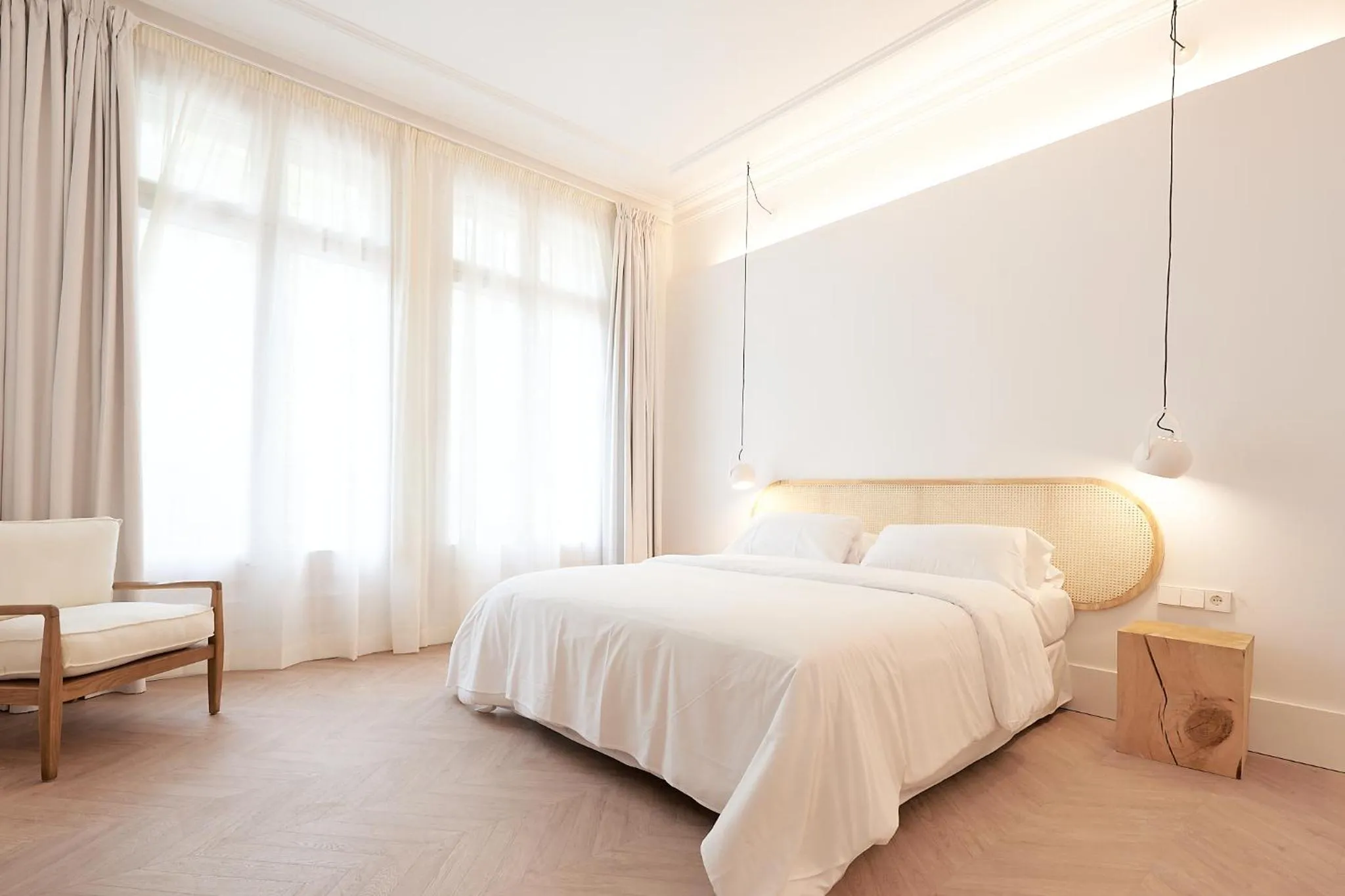 Photo of the whole room, Bed in The MO House