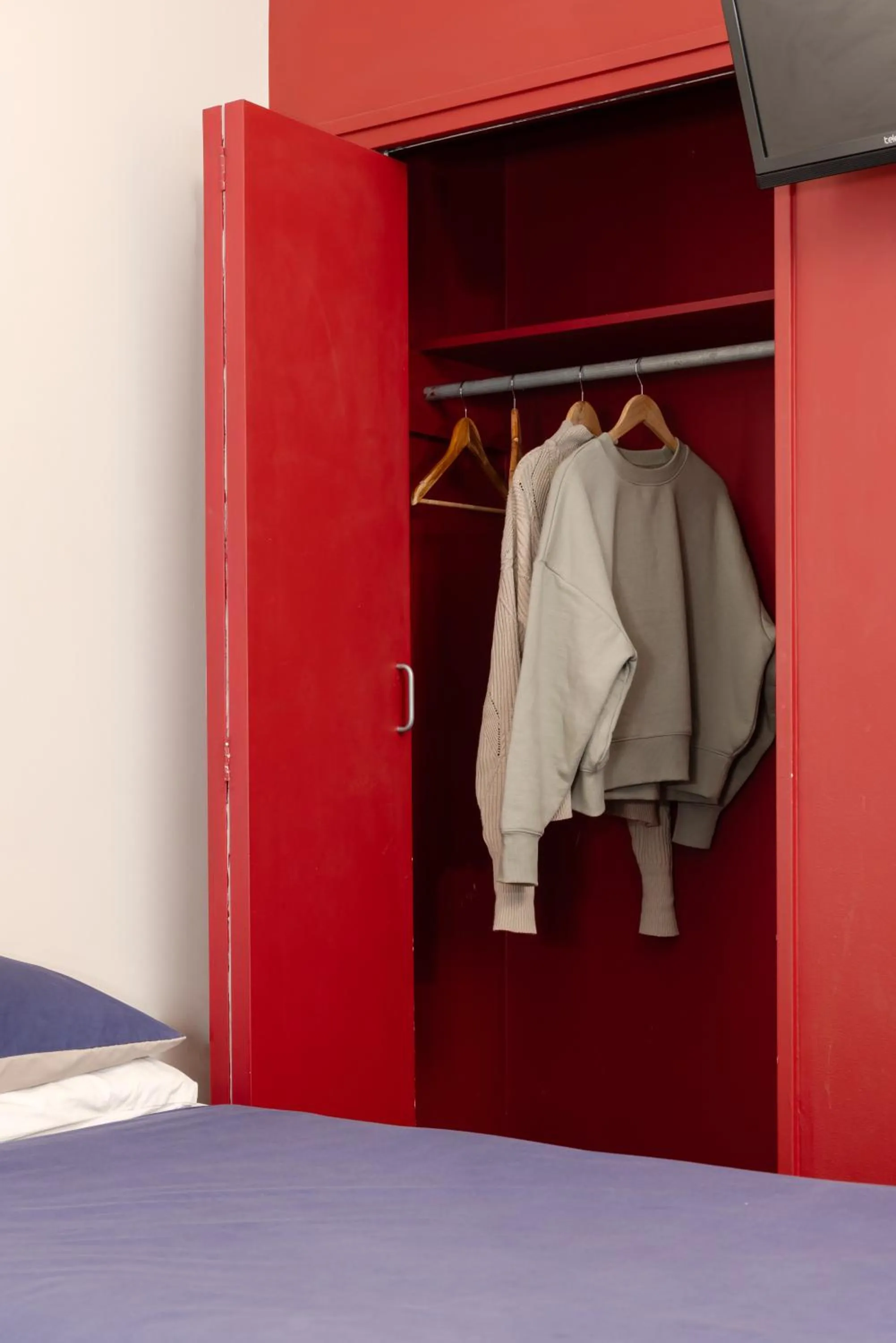 wardrobe in Haka House Queenstown