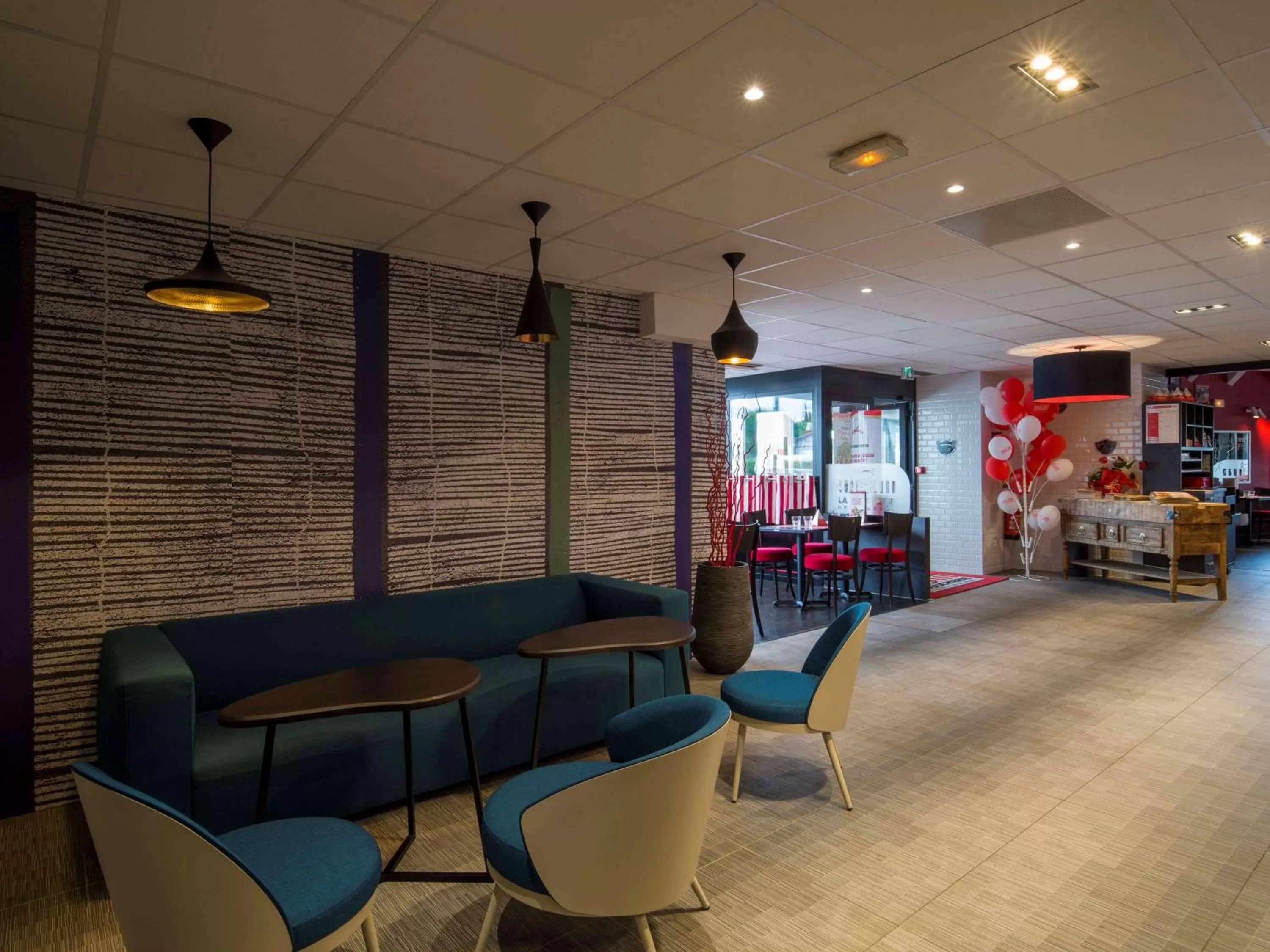 Lounge or bar in Hotel ibis Narbonne