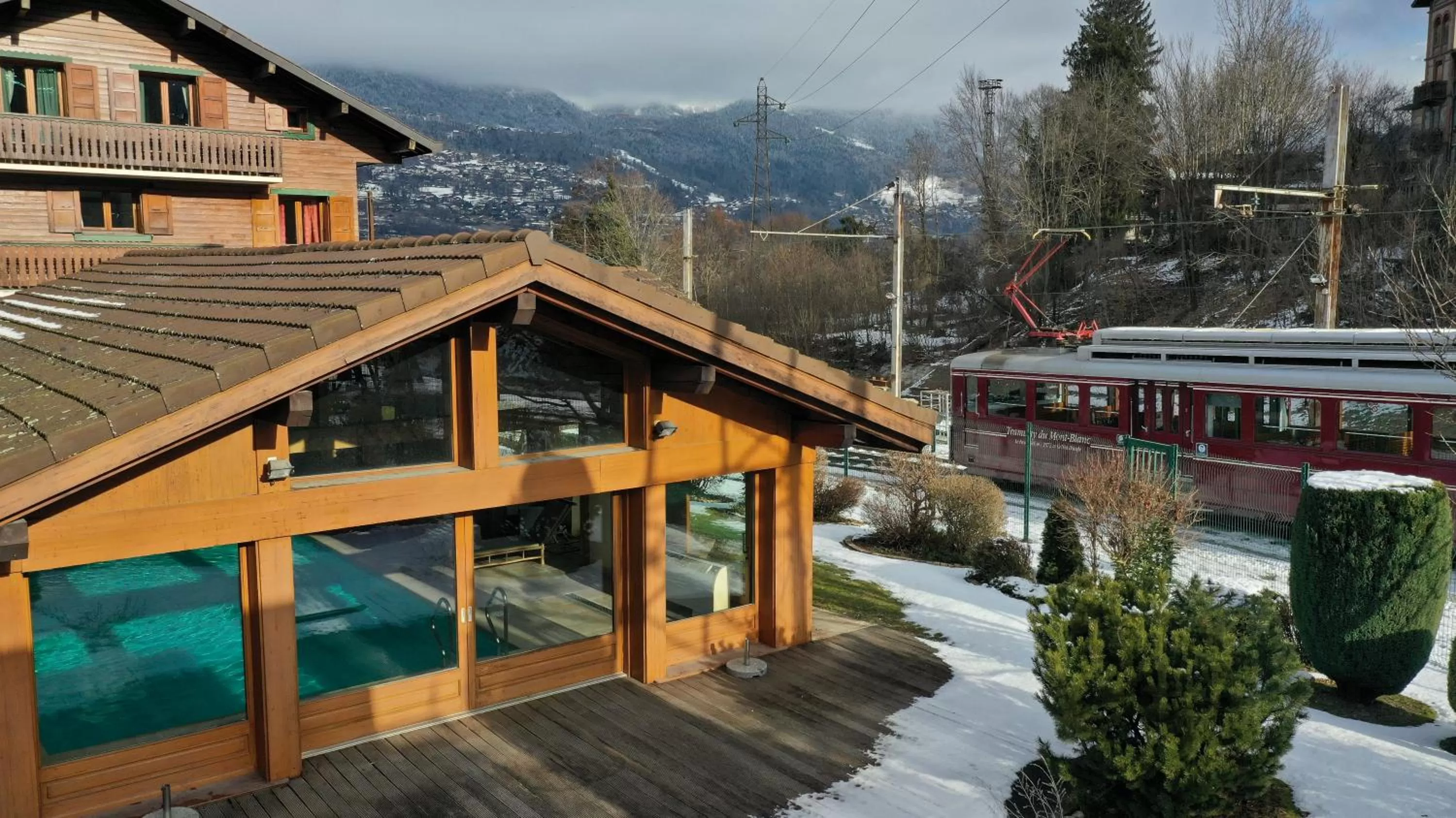 Property building in Hôtel des 2 Gares