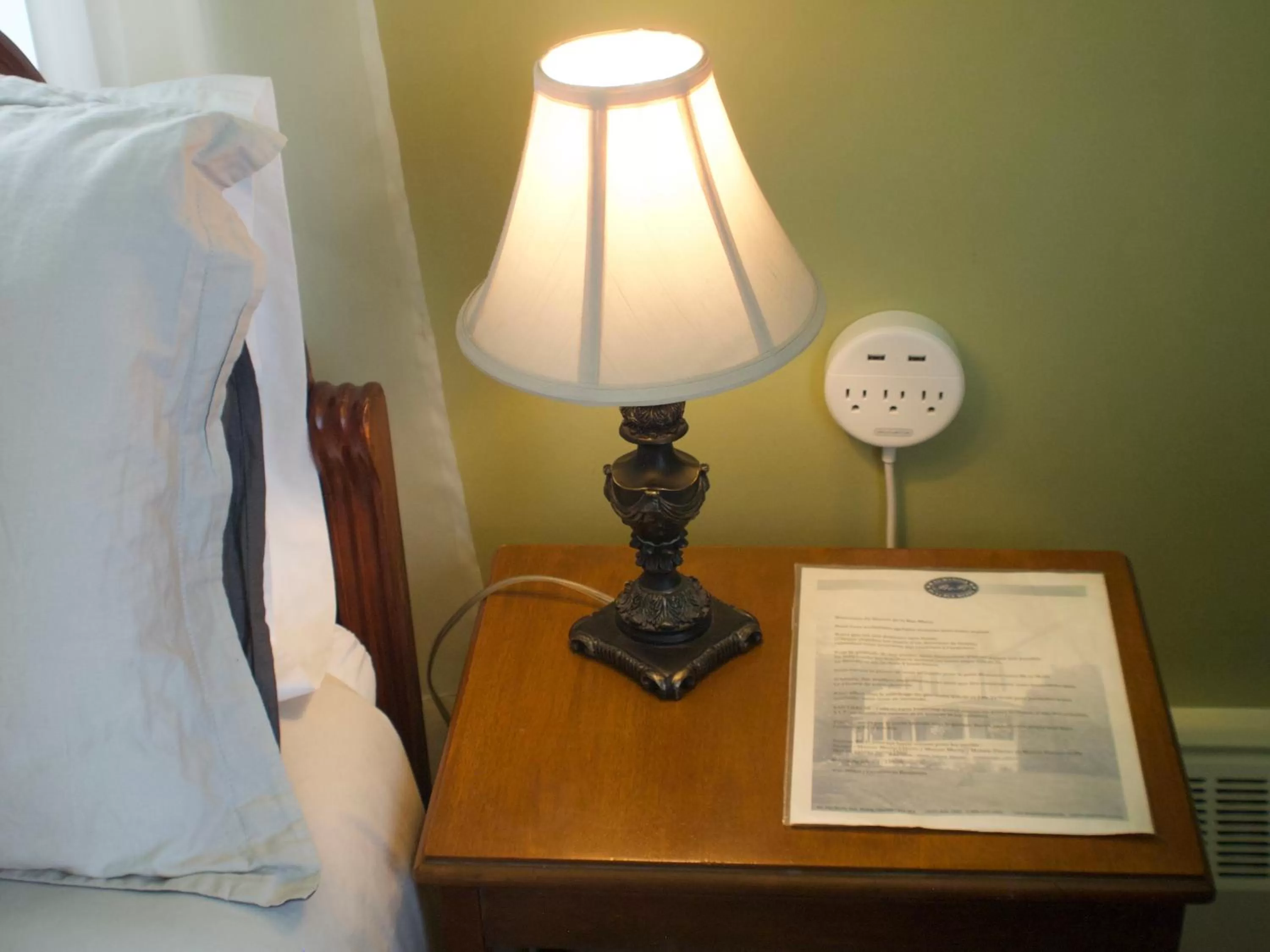 Au Manoir de la rue Merry