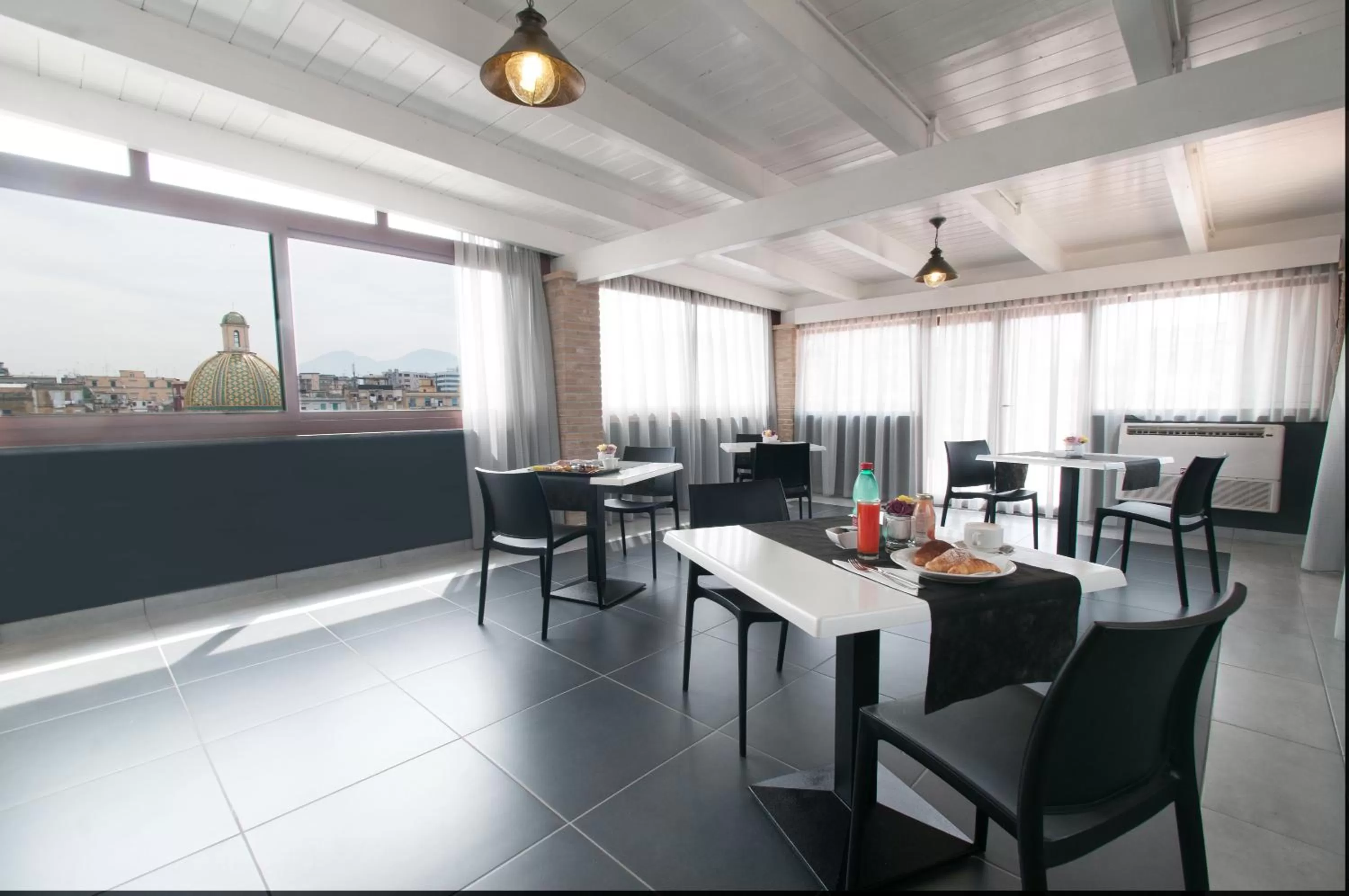 Restaurant/places to eat in Fly Boutique Hotel