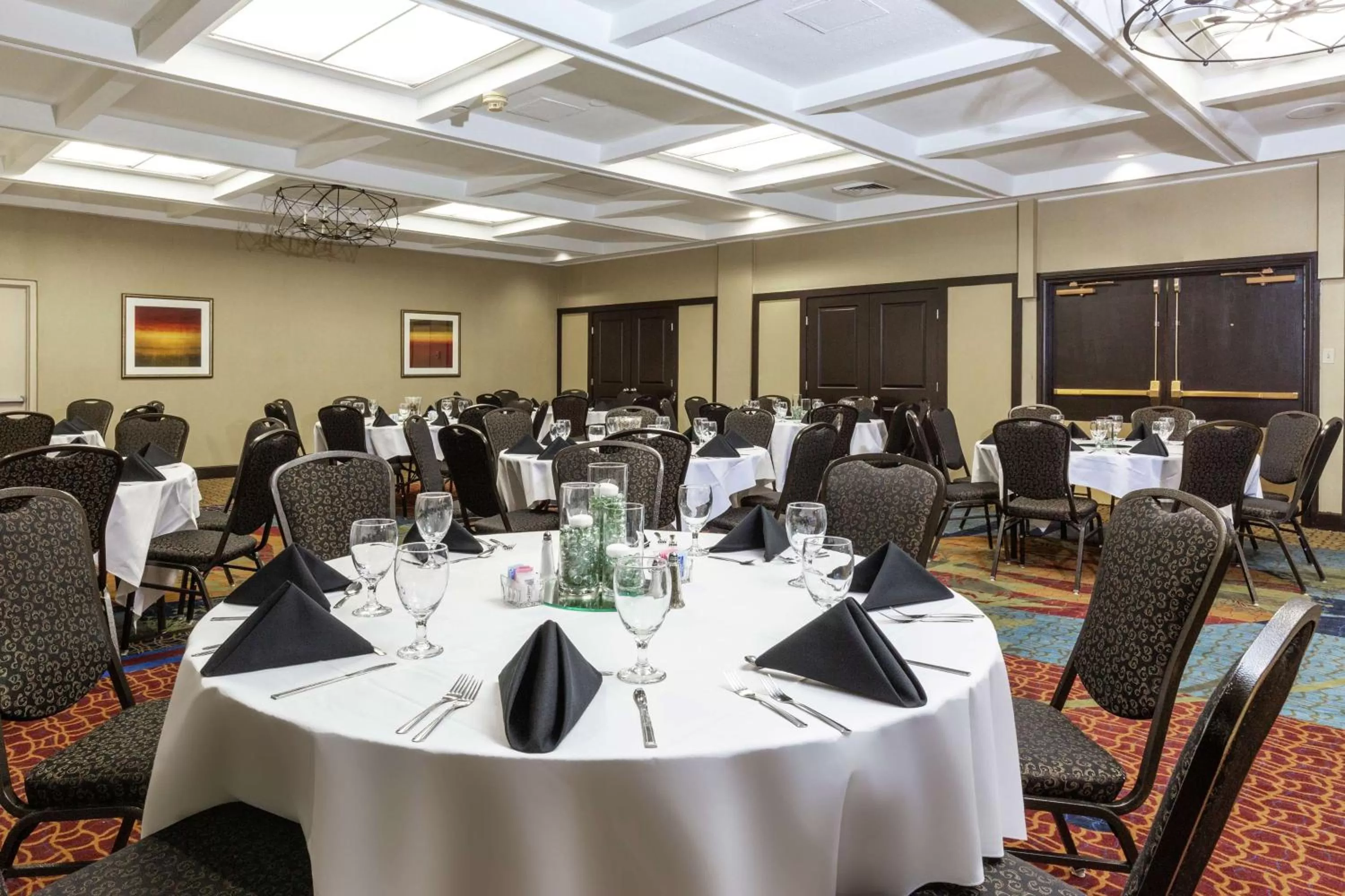 Meeting/conference room in Embassy Suites by Hilton Kansas City Plaza