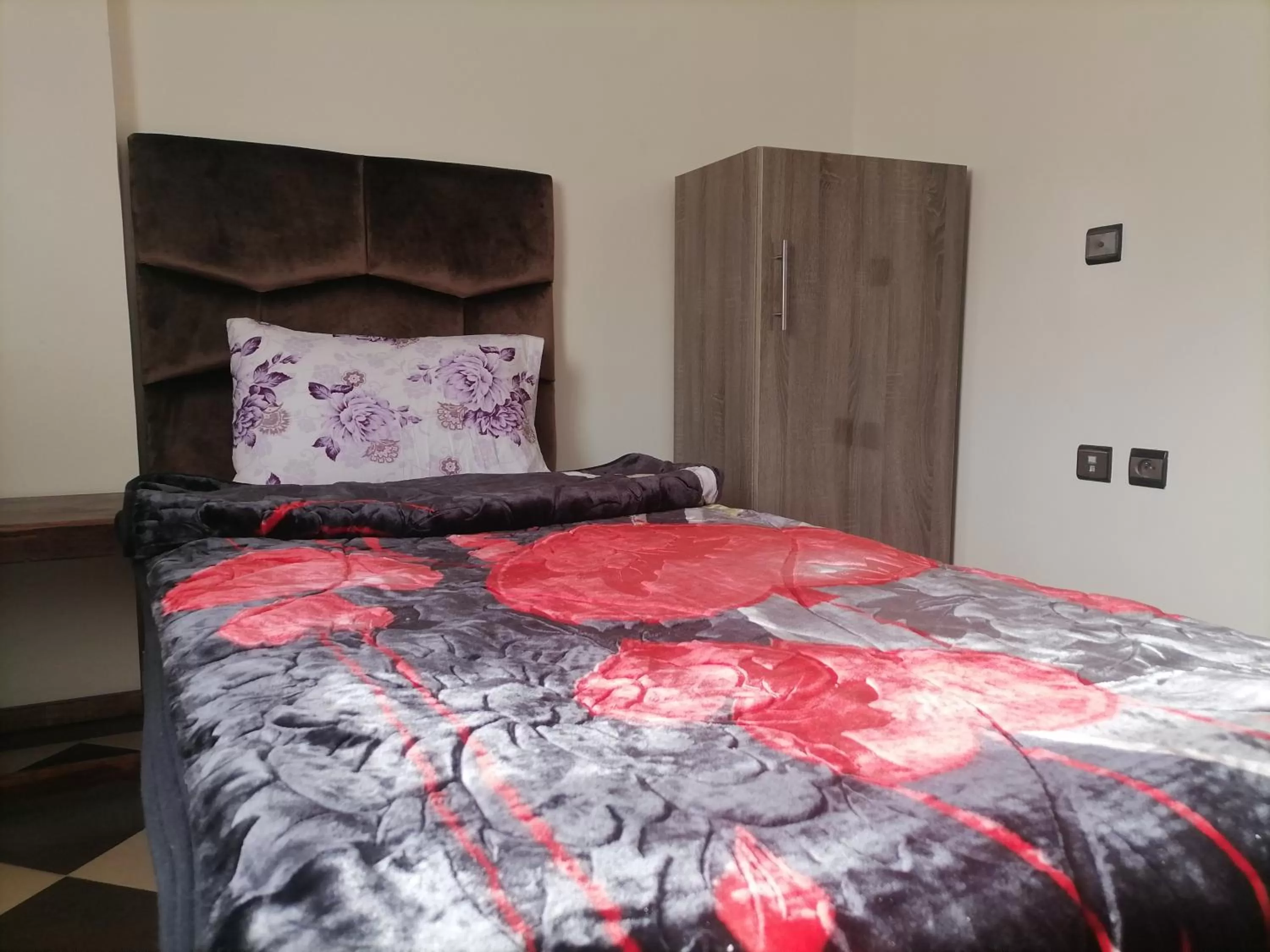 Bed in ZELLAKA hôtel & café