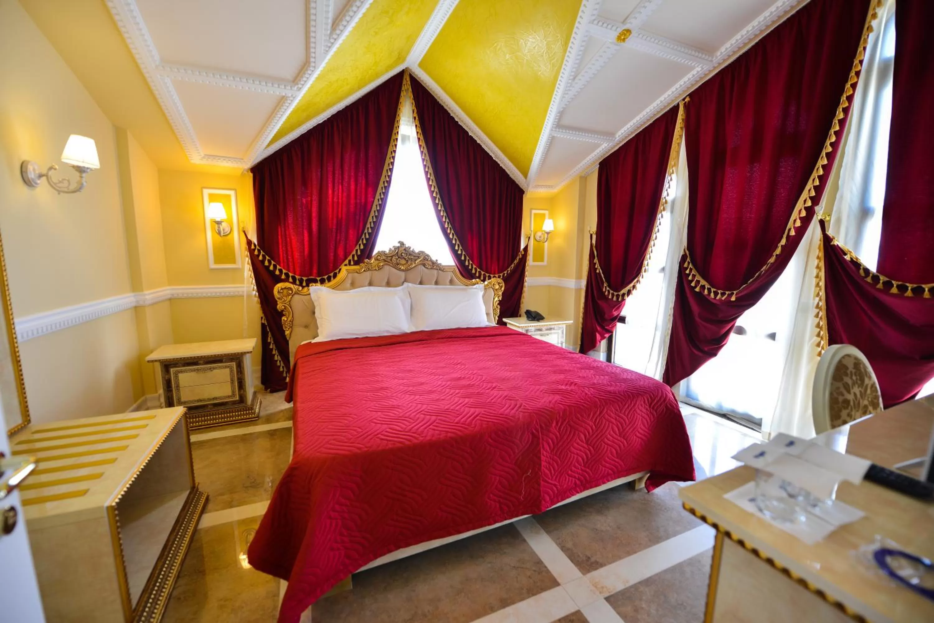 Property building, Bed in Luani ARTE