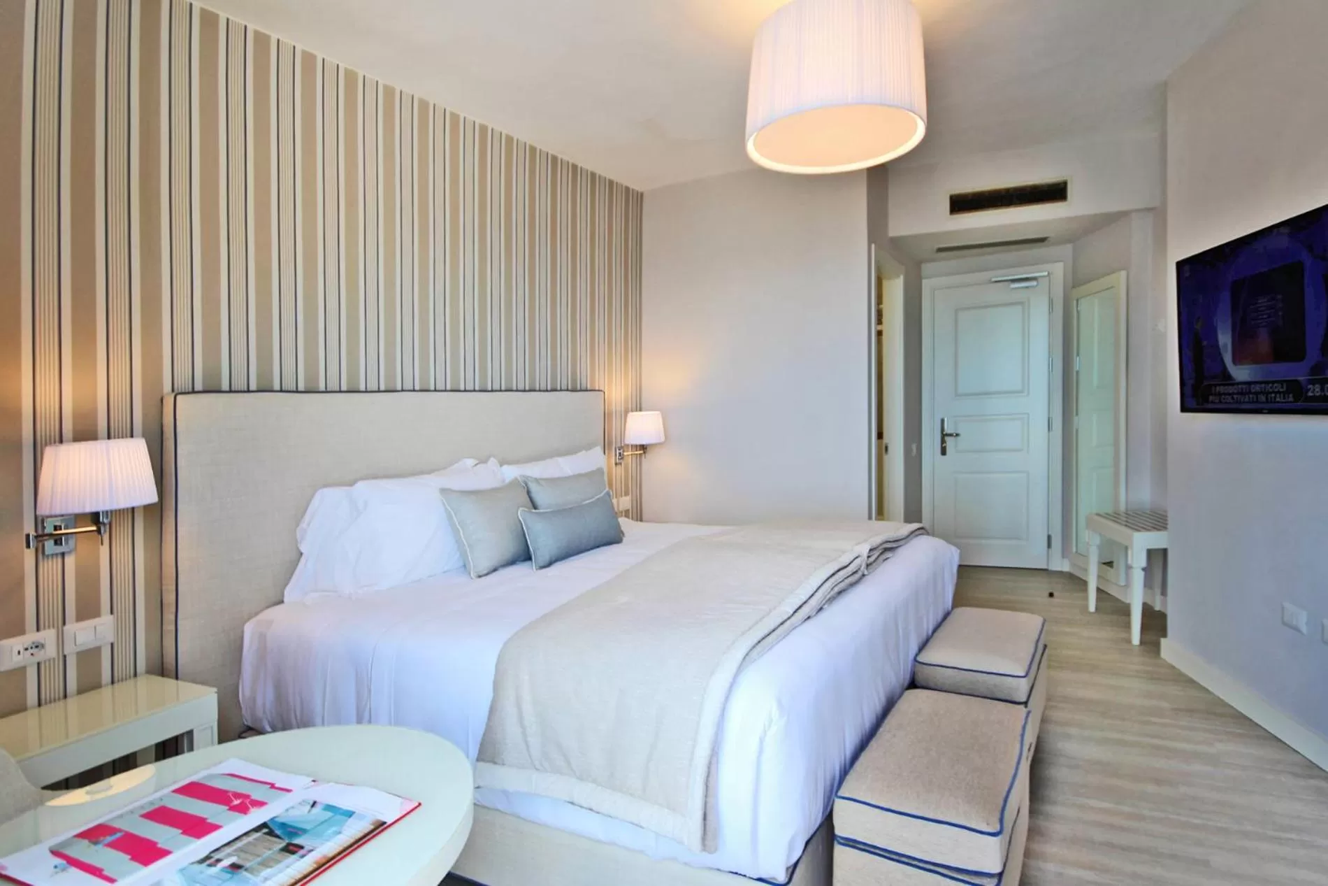 Photo of the whole room, Bed in Hotel Plaza