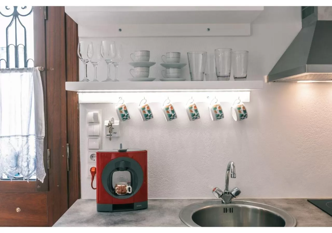 Coffee/tea facilities in Arco Naxos Luxury Apartments