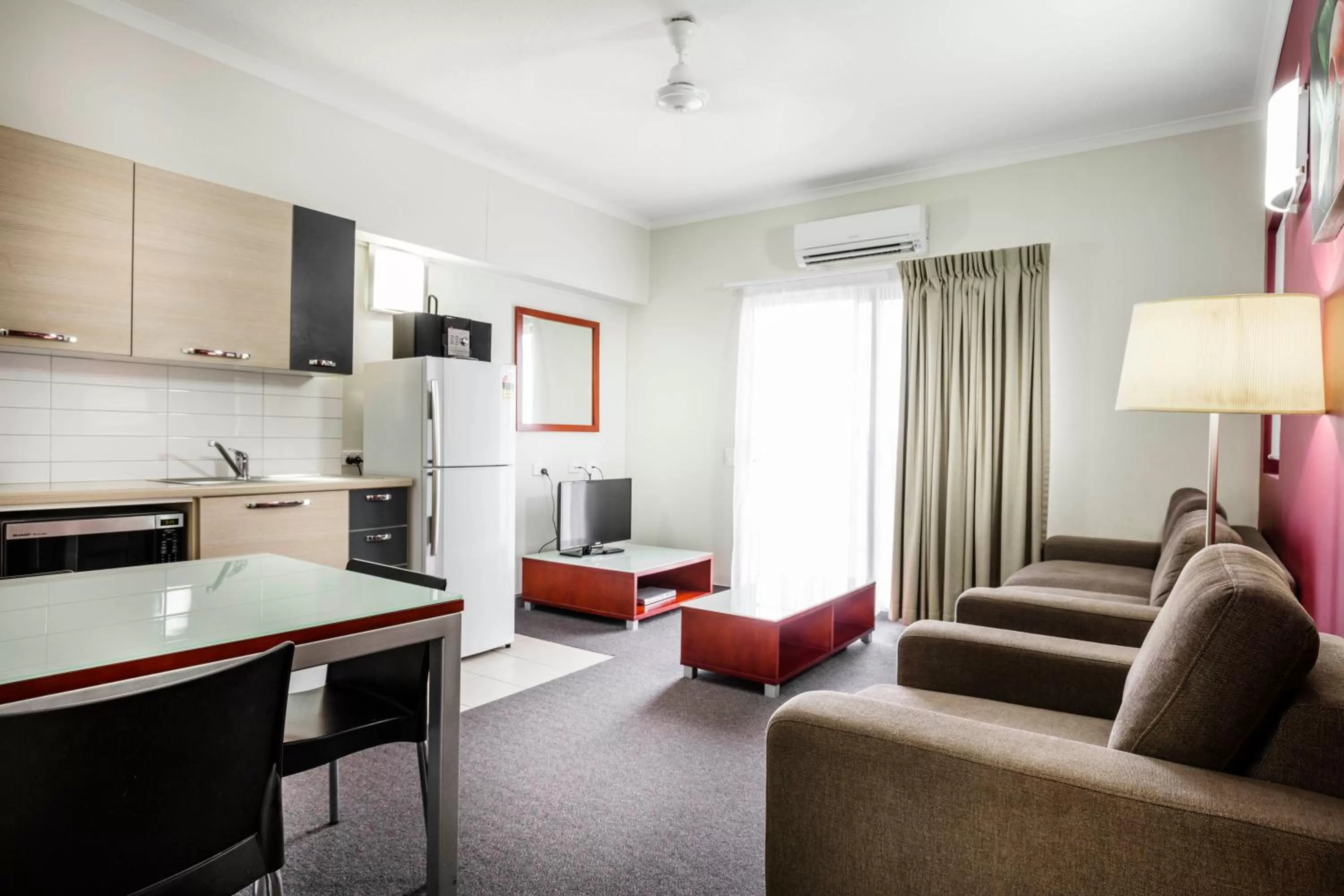 Kitchen or kitchenette in Novotel Darwin Airport
