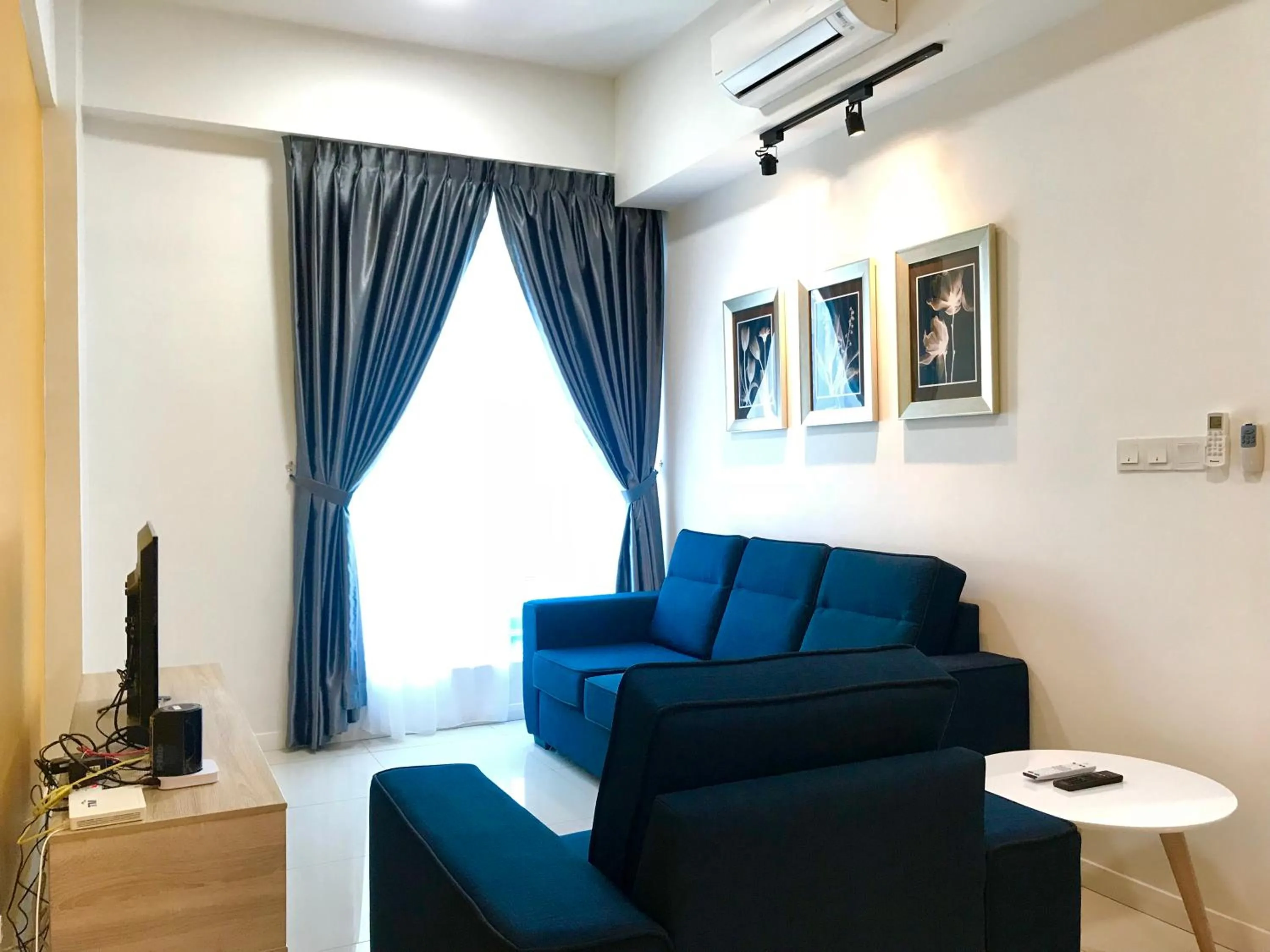 TV and multimedia in Sunset Seaview Vacation Condos @ Infinity Avenue