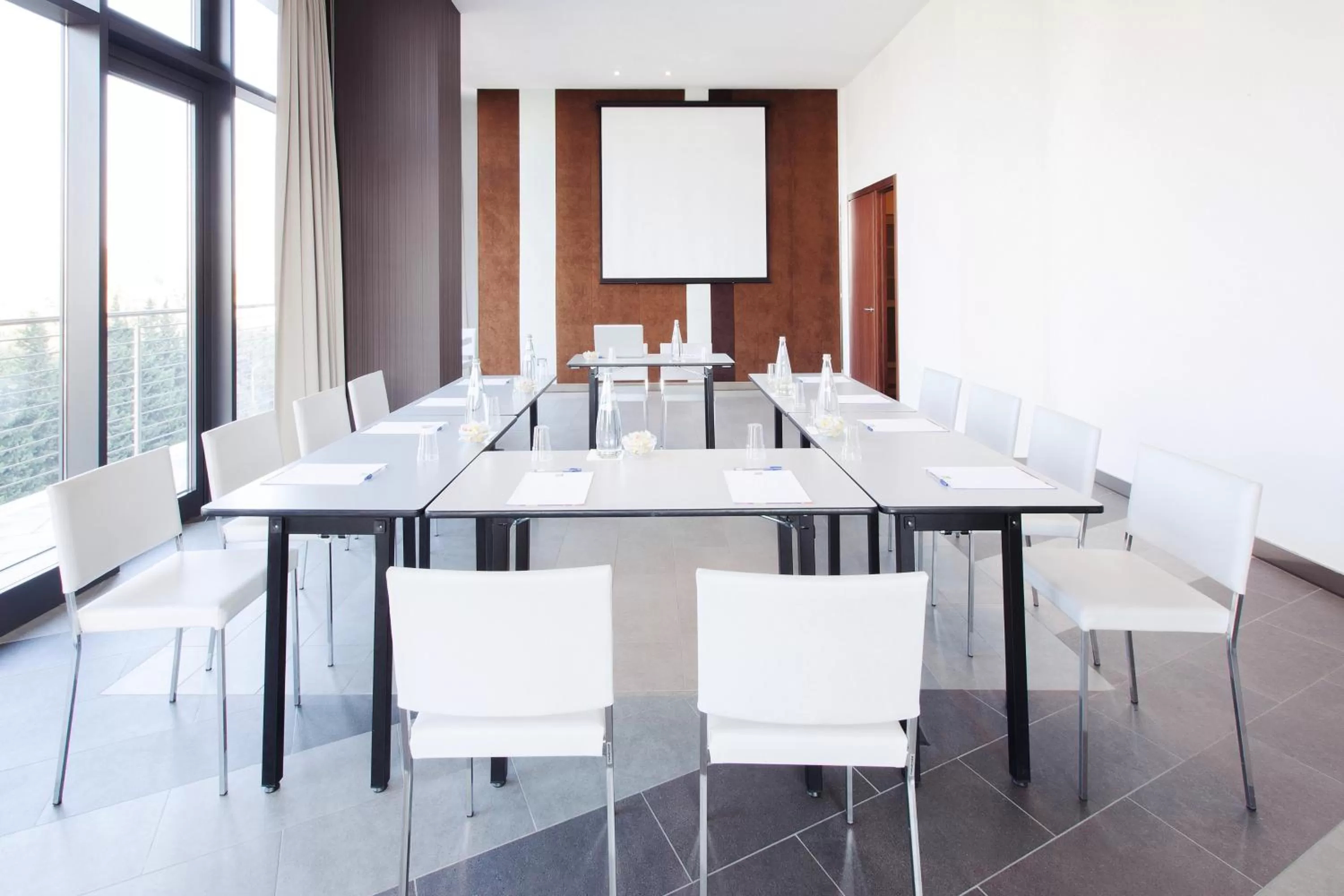 Business facilities in Ibis Styles Roma Eur