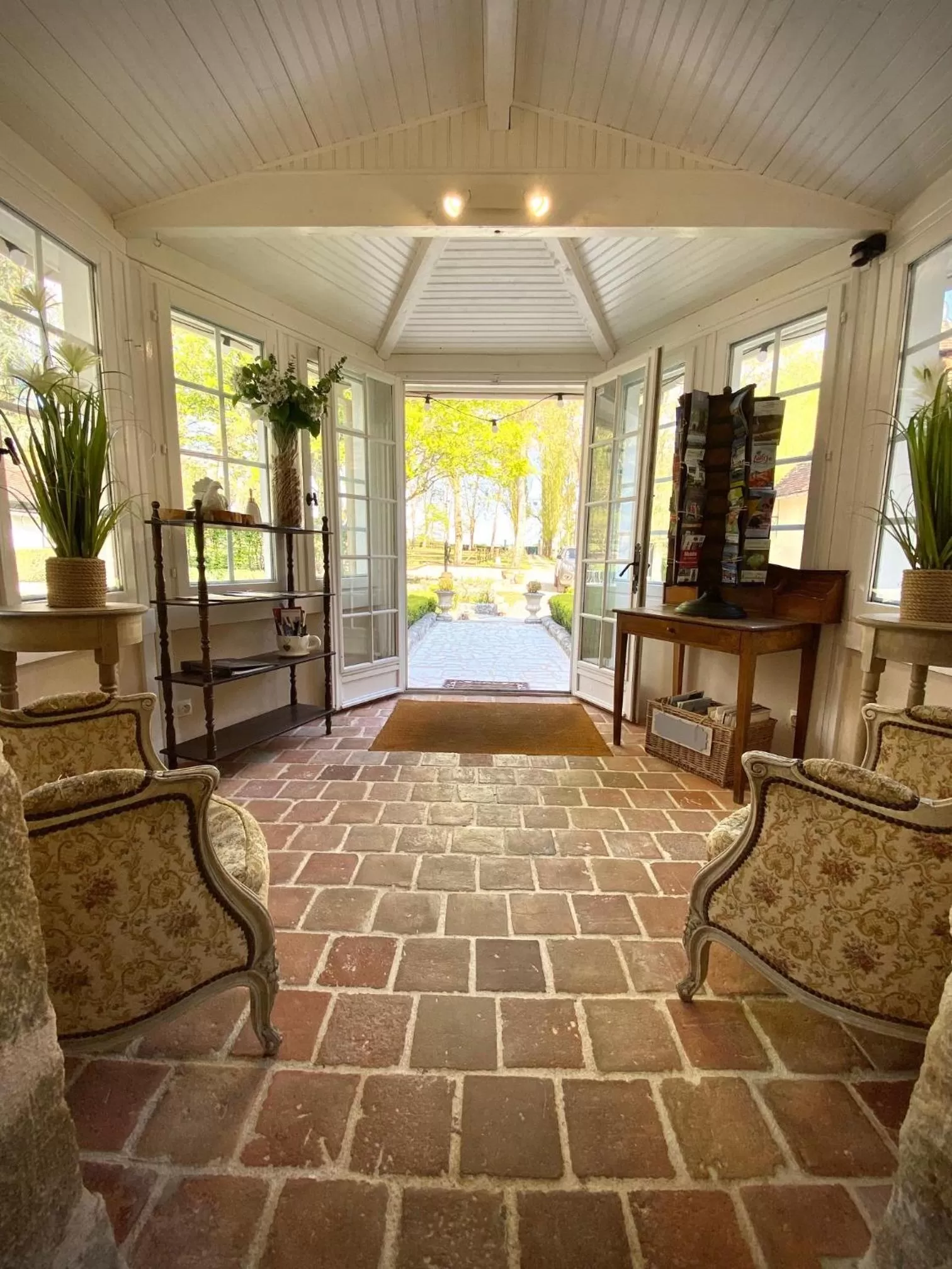 Lobby or reception in Le Petit Chateau De Sainte Colombe