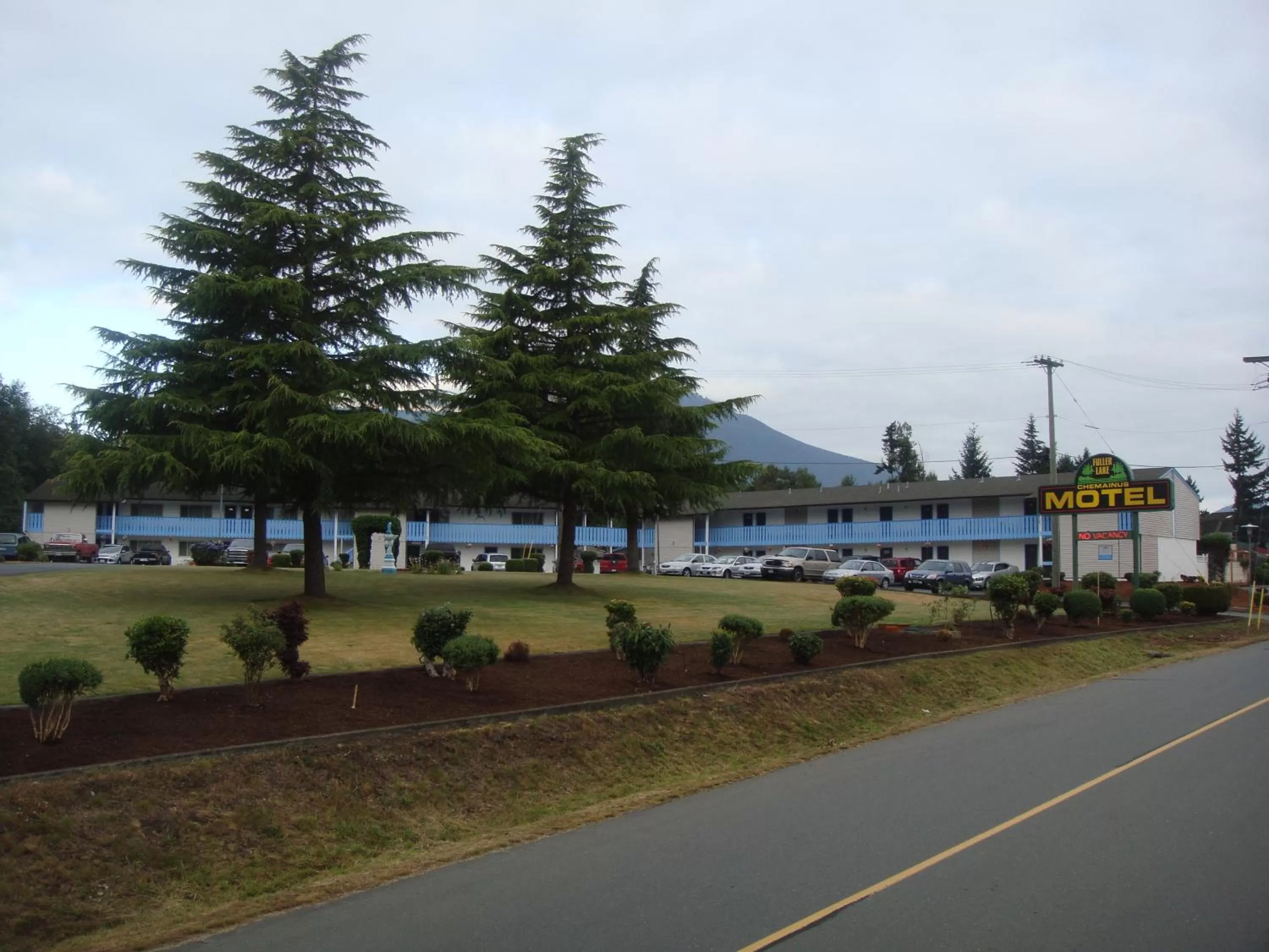 Bird's eye view in Fuller Lake Chemainus Motel