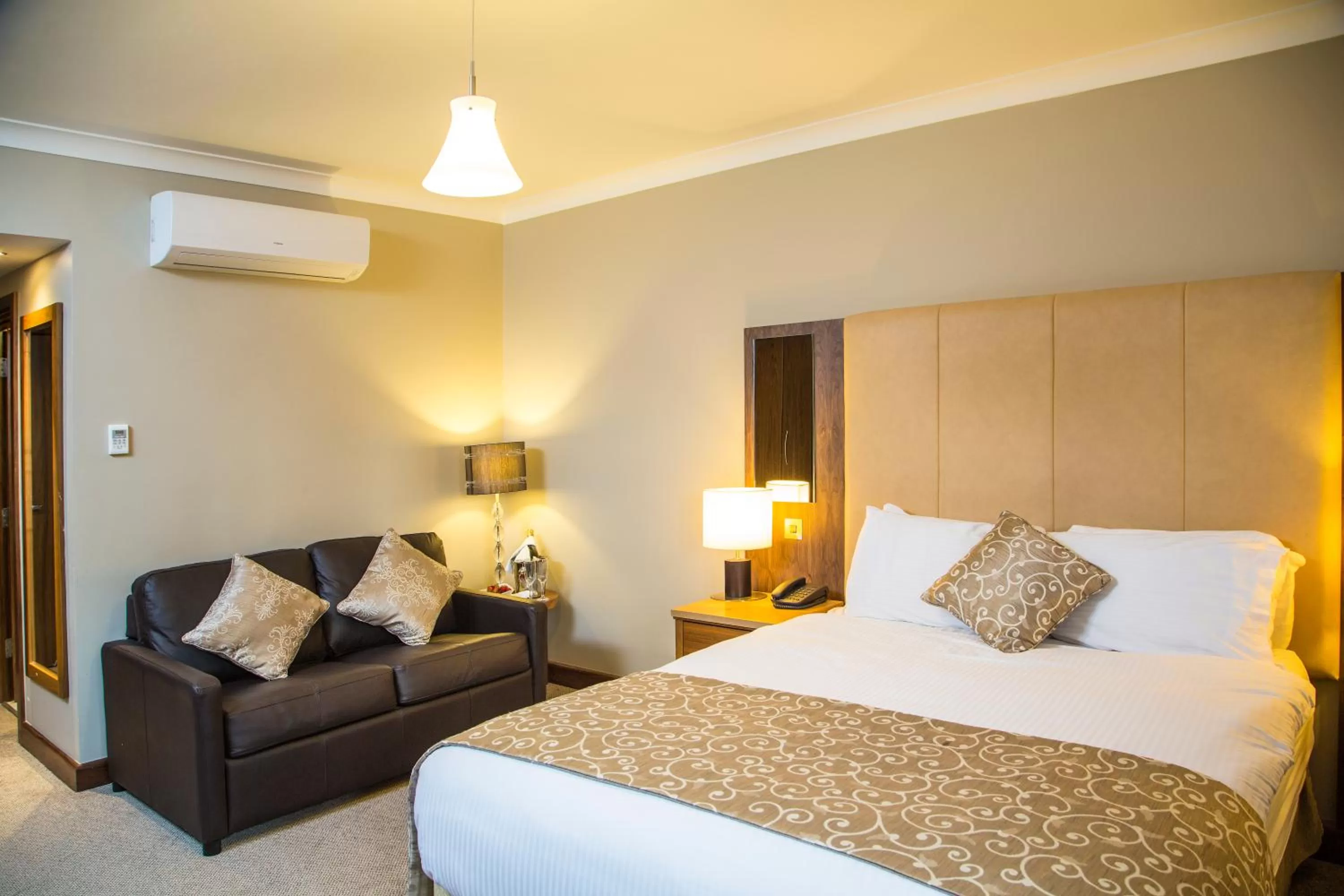 Double Room with Sofa Bed in Riverside Park Hotel