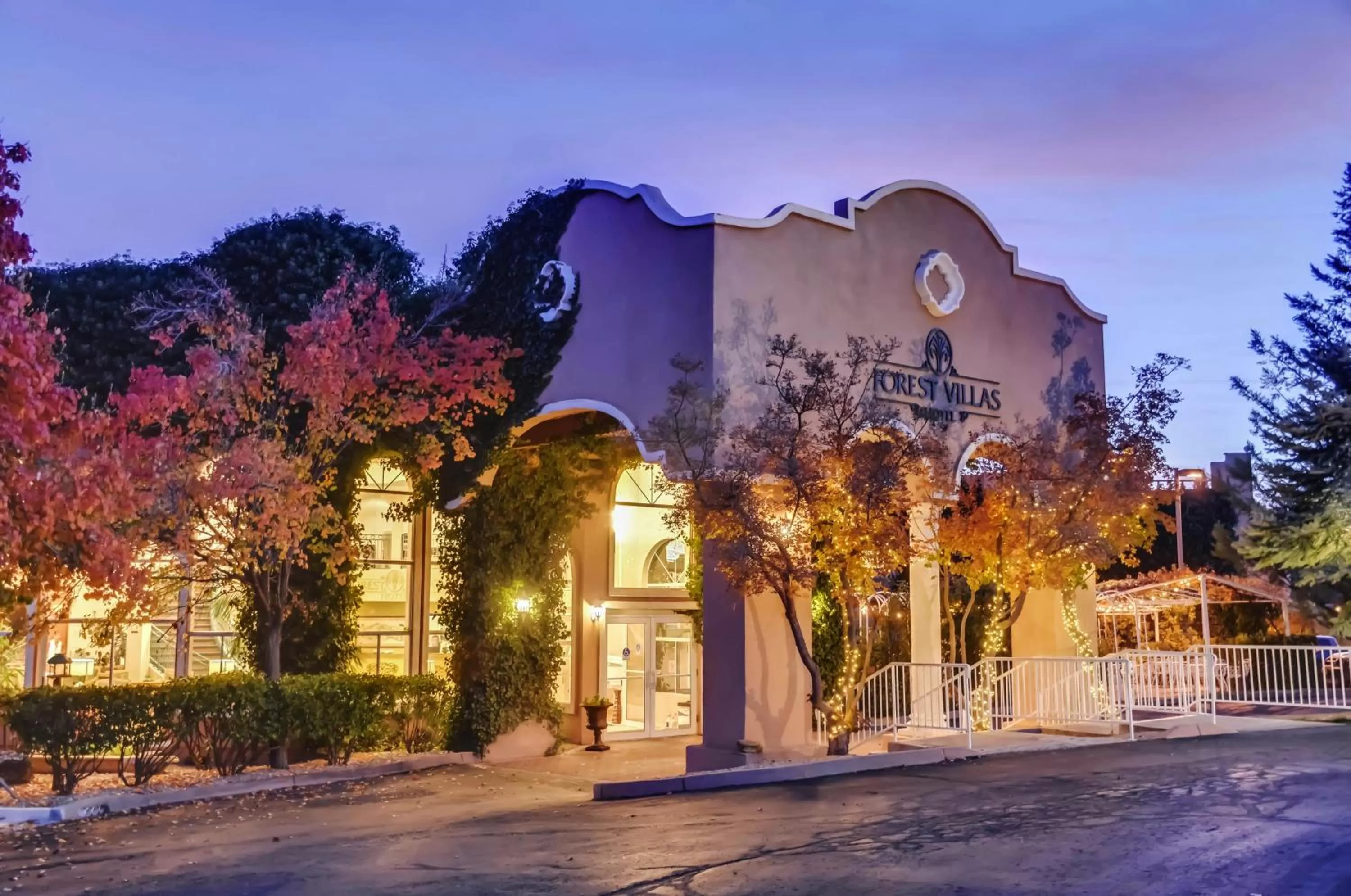 Facade/entrance in Forest Villas Hotel