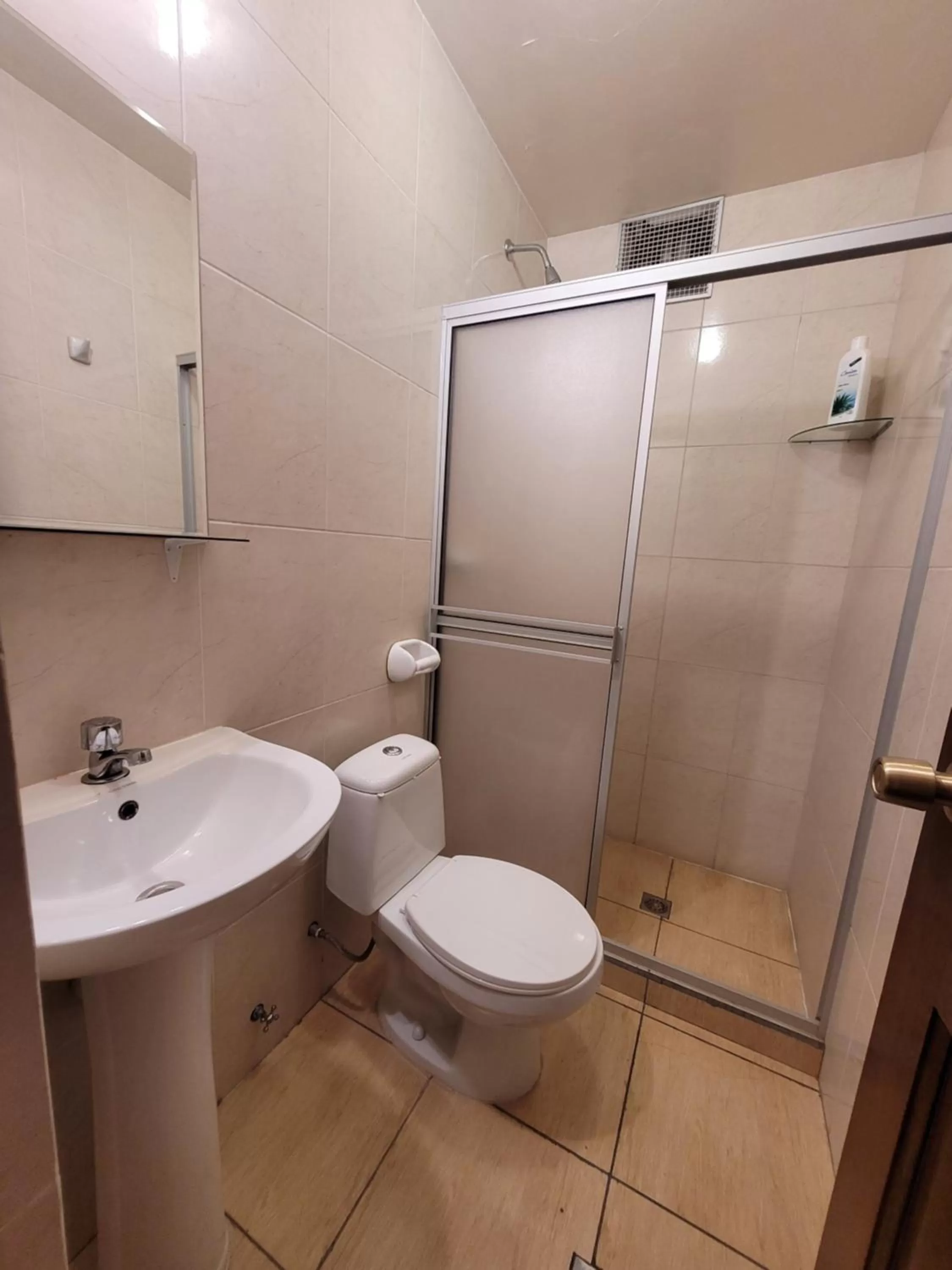 Bathroom in Hotel Nuevo Sol