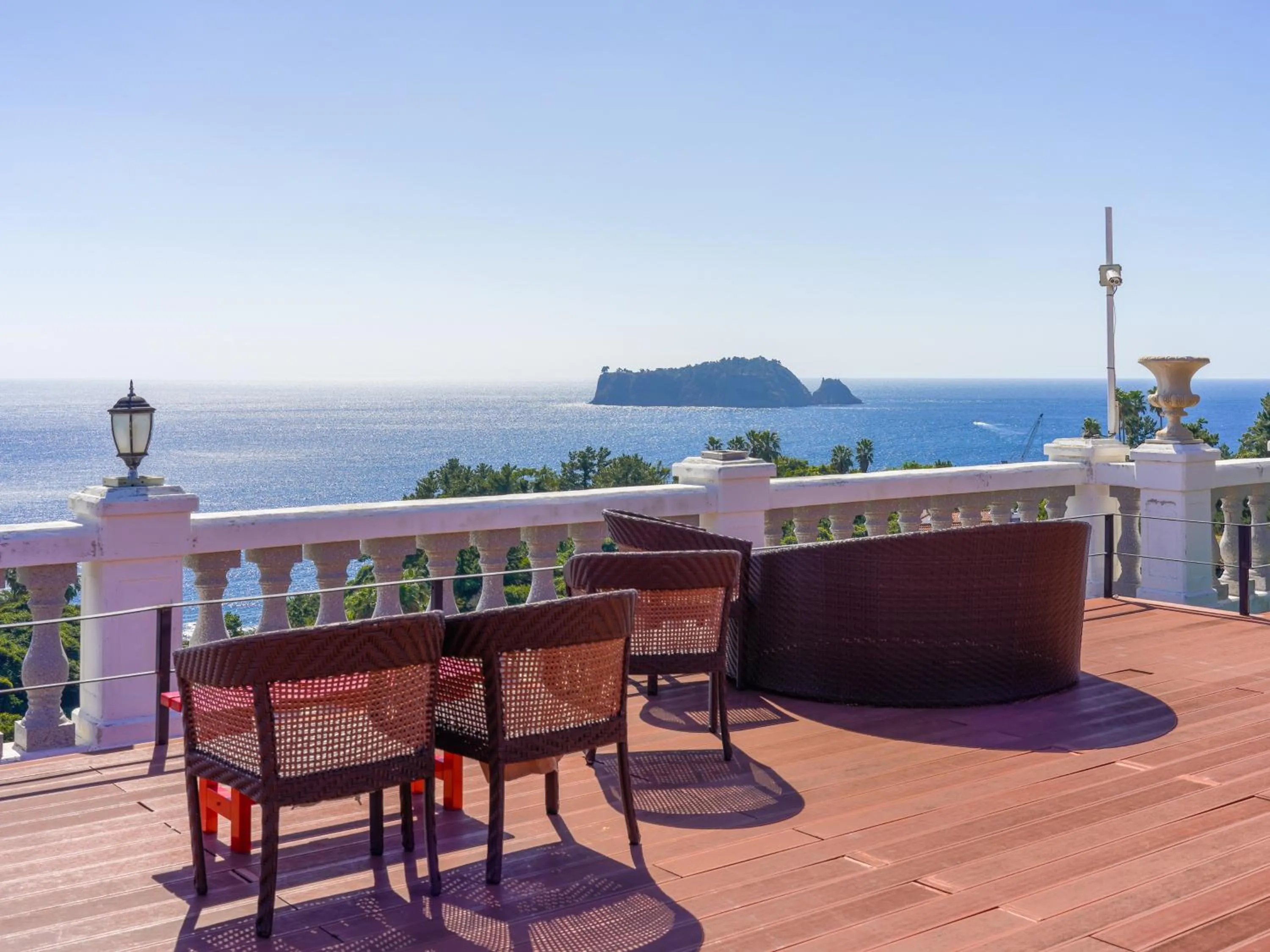 Property building in GoldOne Hotel & Suites