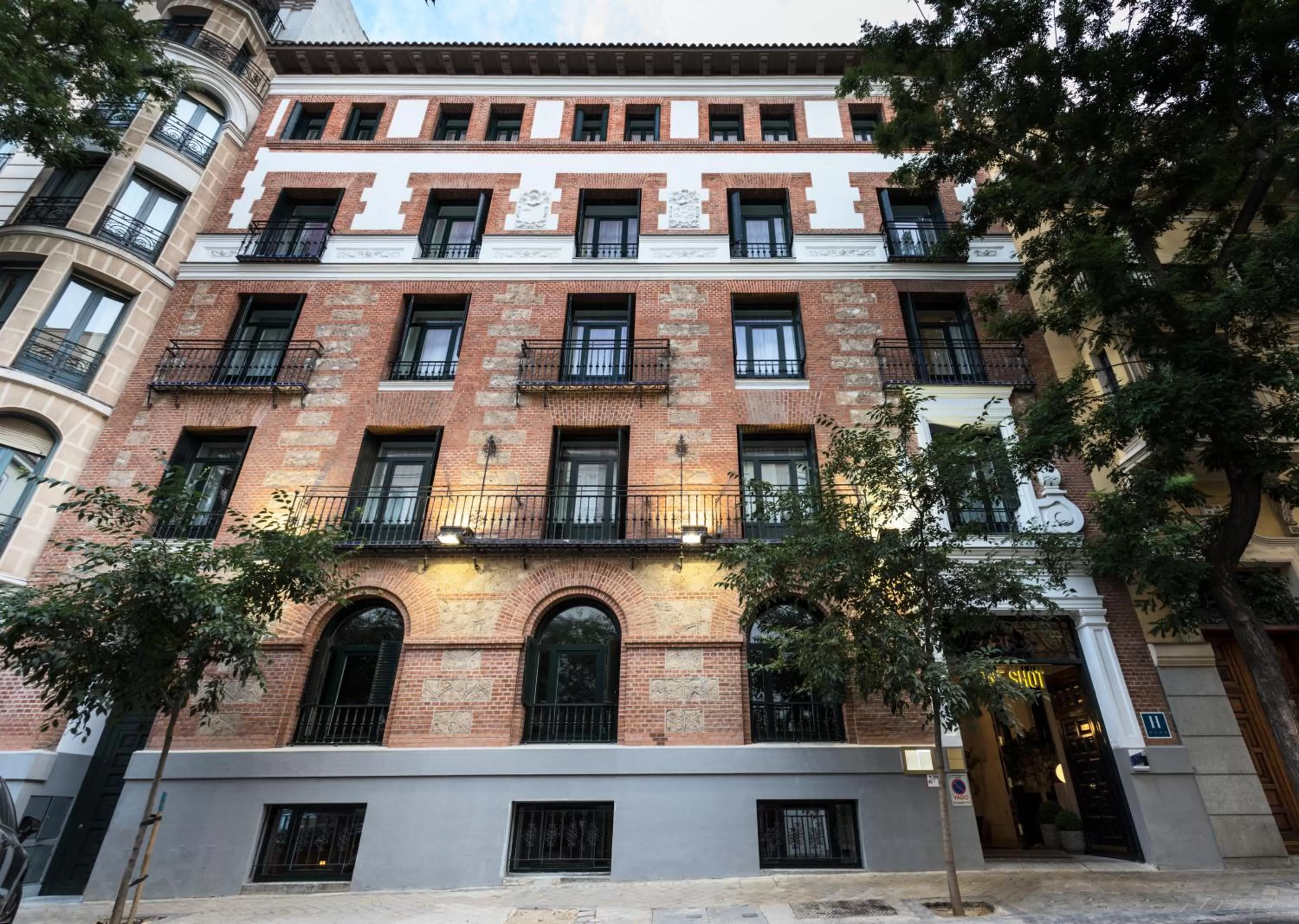 Property building in One Shot Fortuny