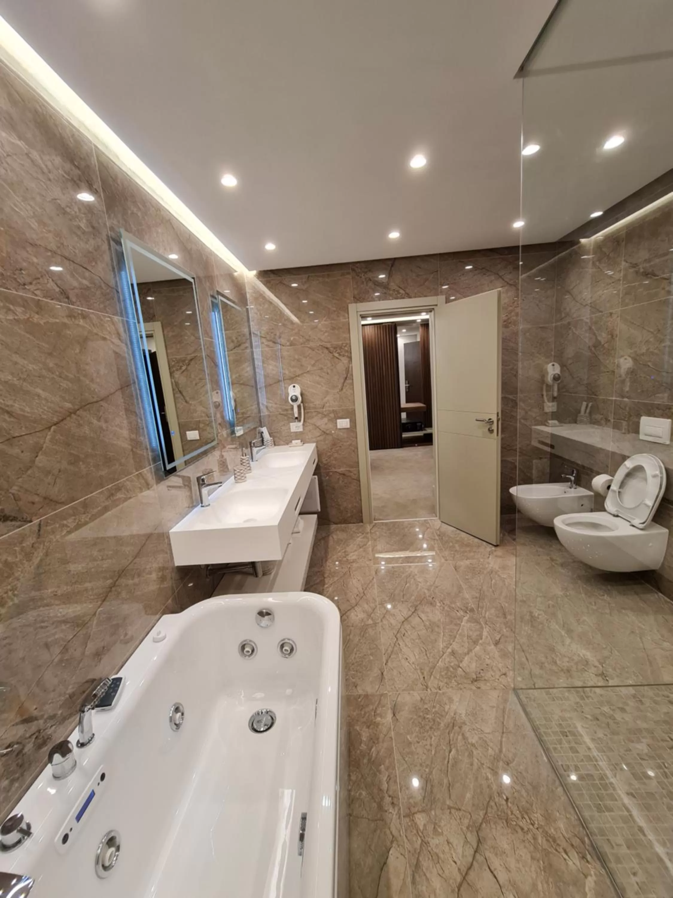 Bathroom in Hotel Aross