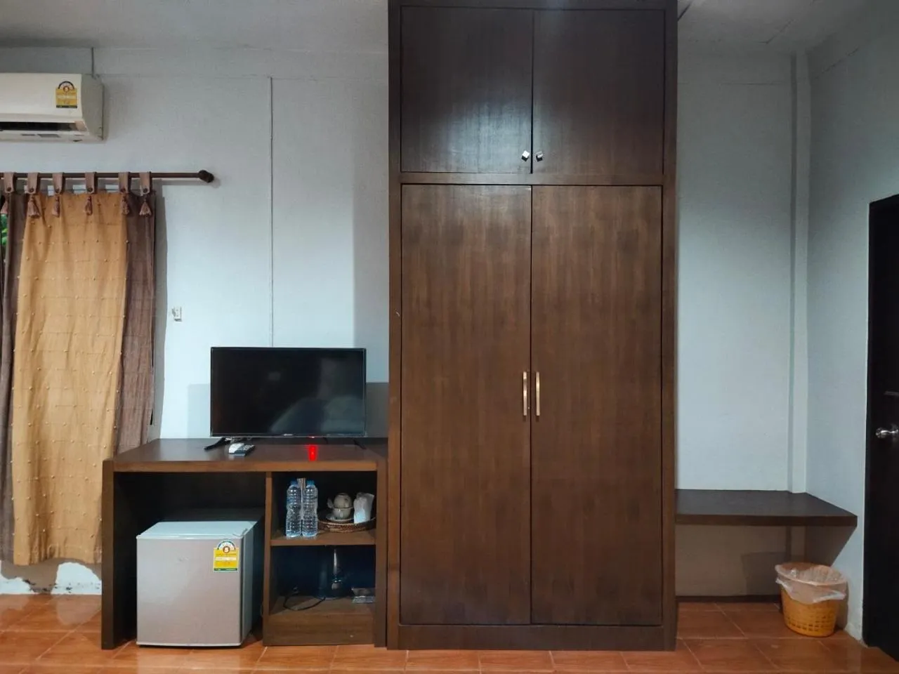 Bed in Lanta Nice Beach Resort - SHA Extra Plus