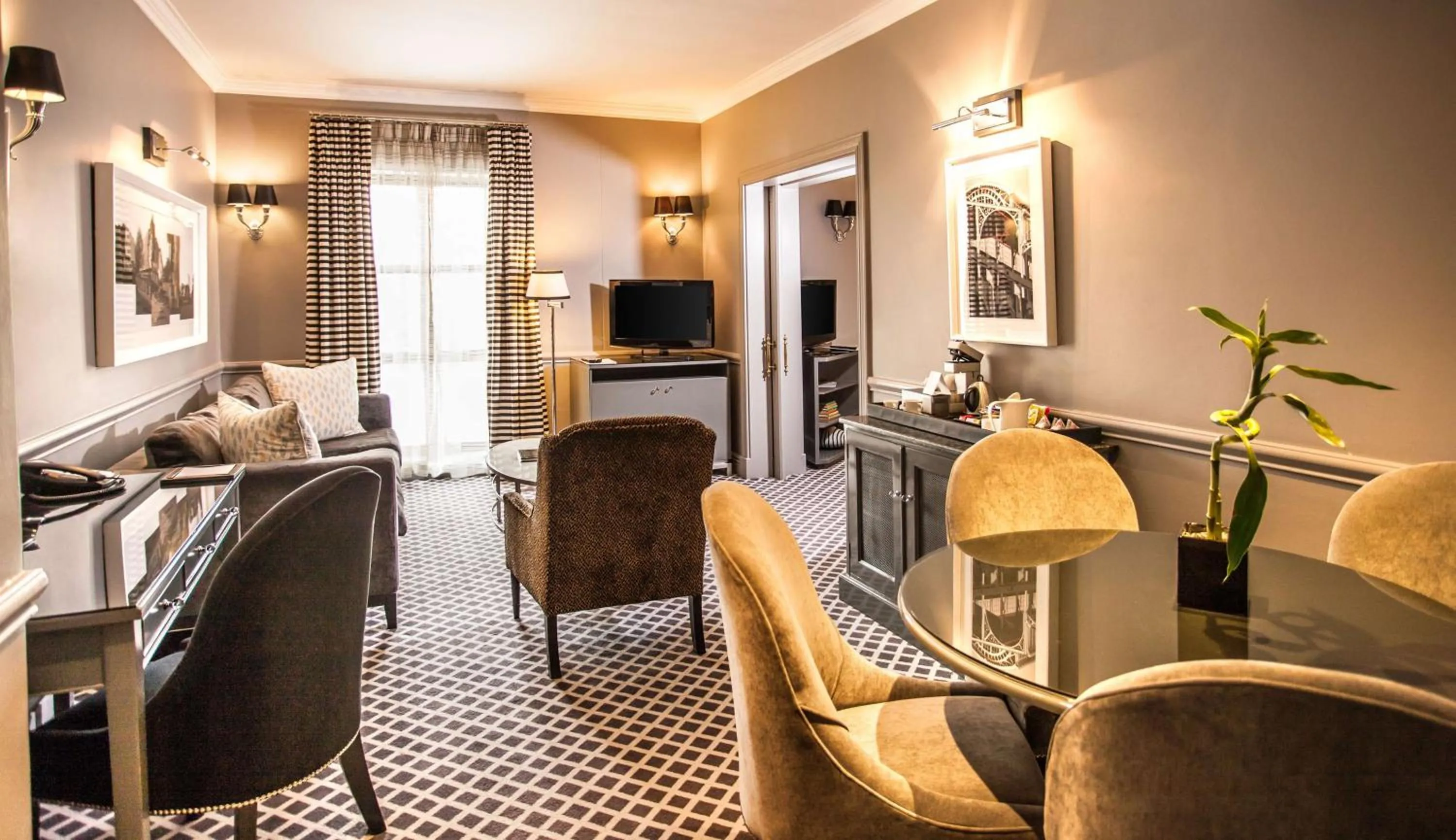 Photo of the whole room in 54 on Bath, Johannesburg Rosebank