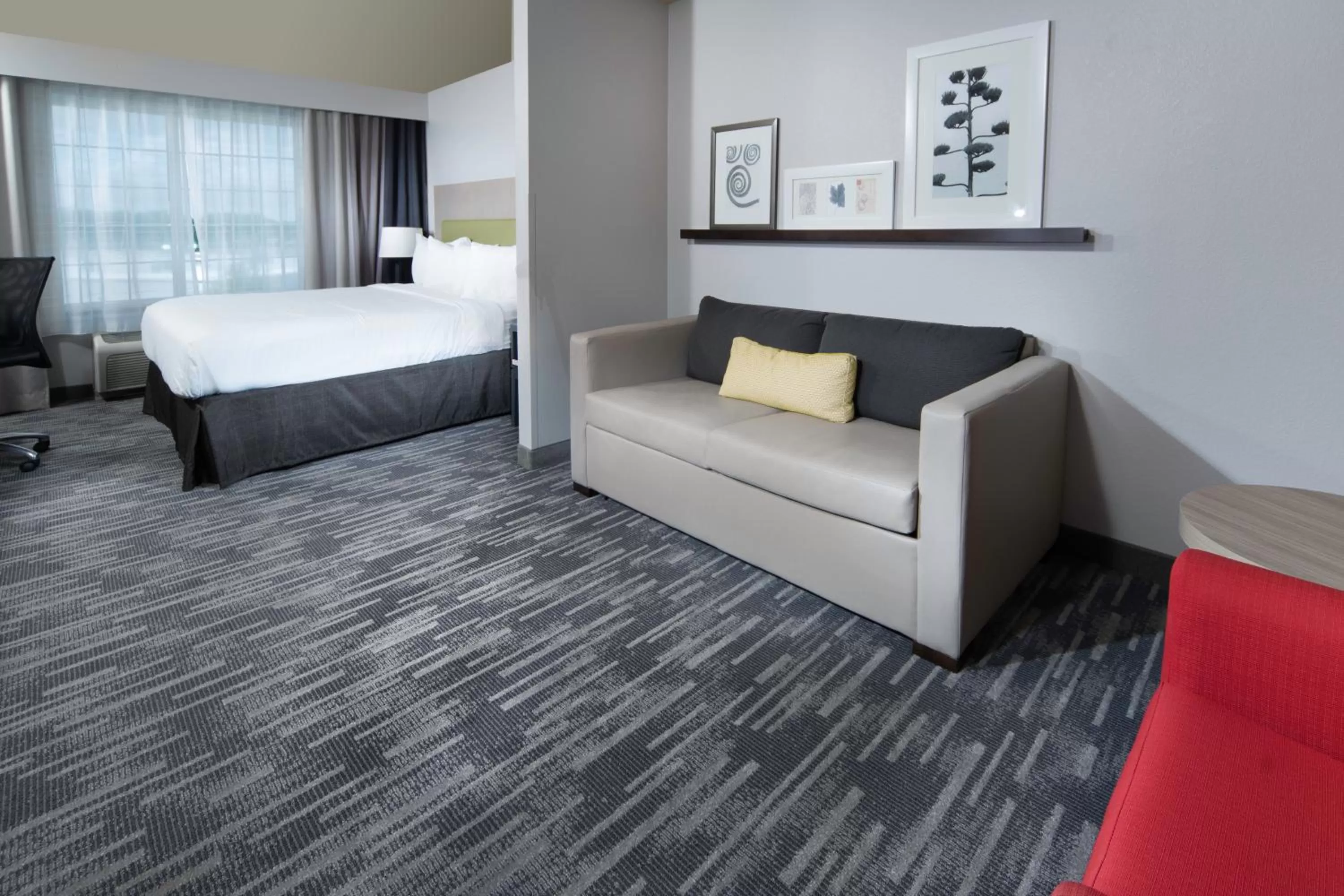 Photo of the whole room, Bed in Country Inn & Suites by Radisson, Rocky Mount, NC