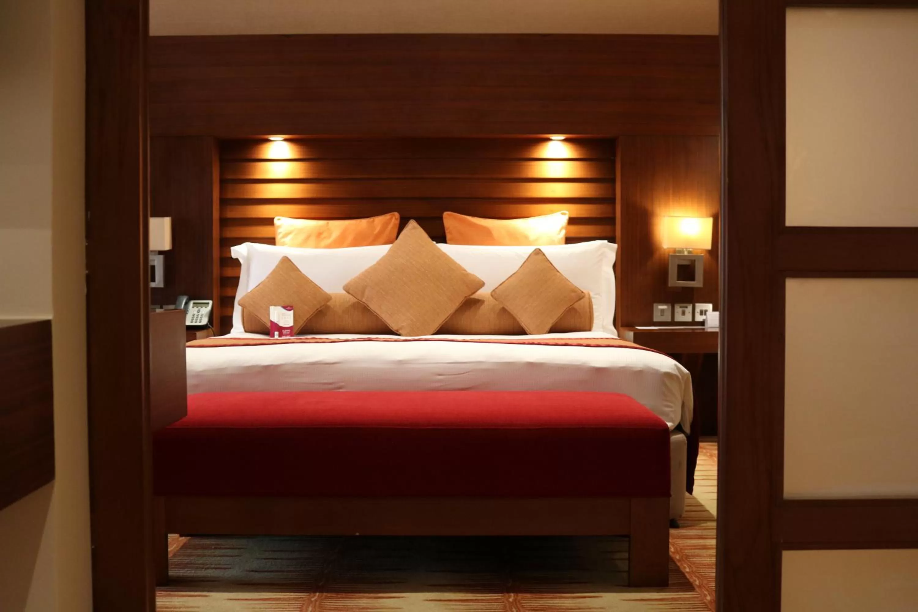 Photo of the whole room, Bed in Crowne Plaza Sohar by IHG