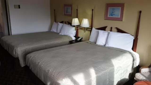 Bed in San Marcos Inn