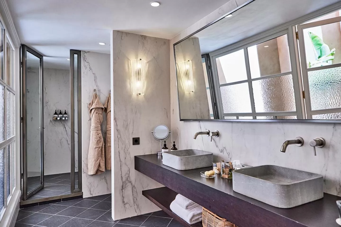 Shower in Puro Grand Hotel