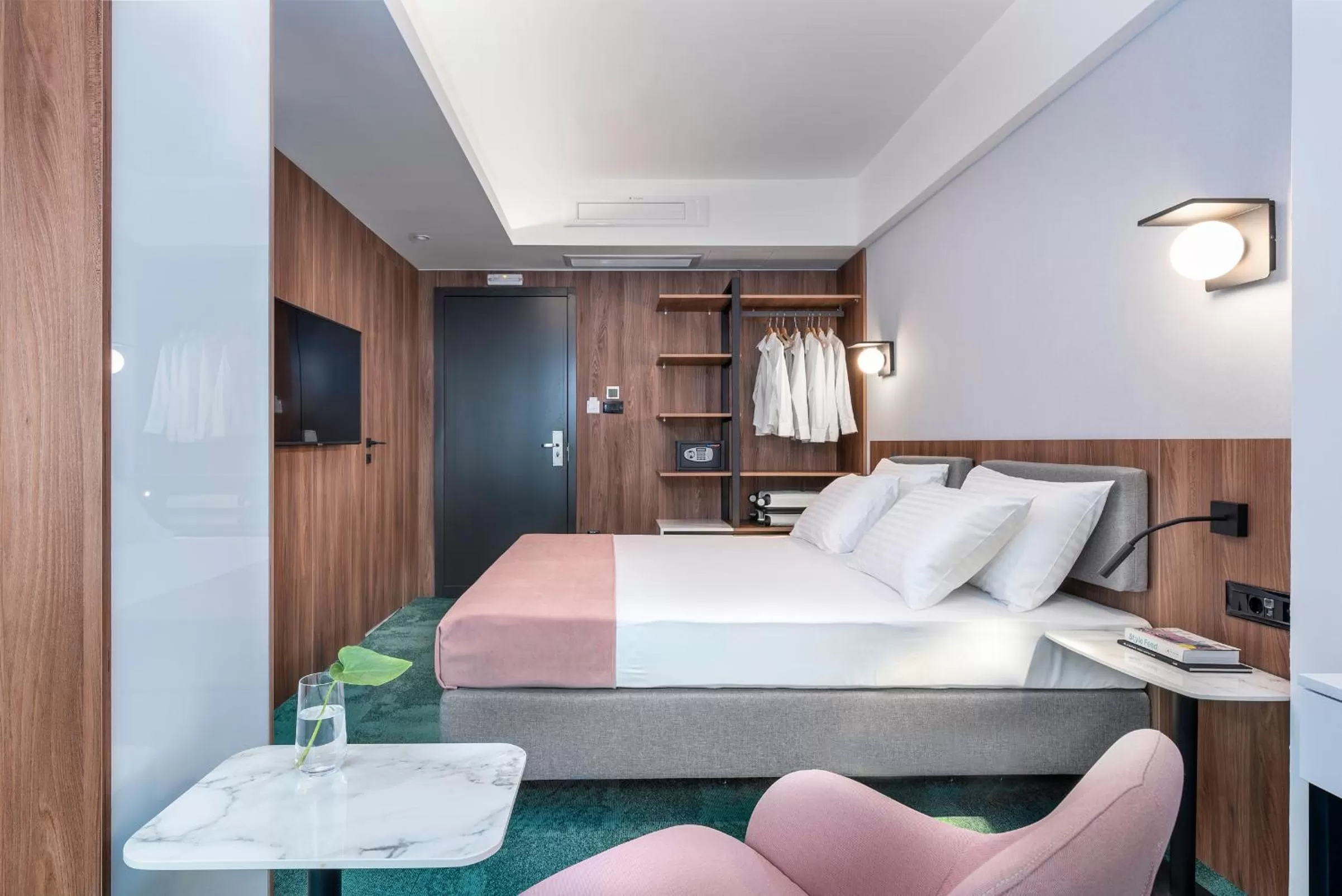 TV and multimedia, Bed in Hotel Tim's