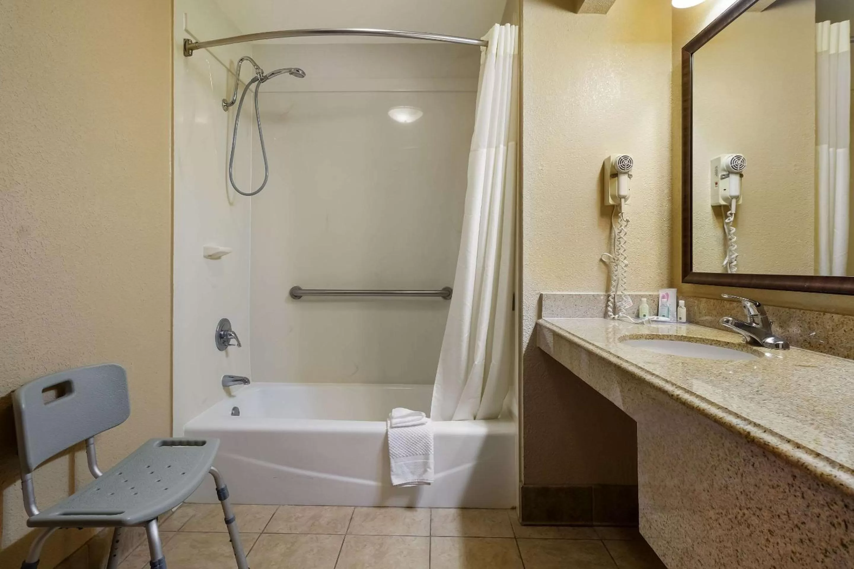 Bedroom, Bathroom in Quality Inn & Suites