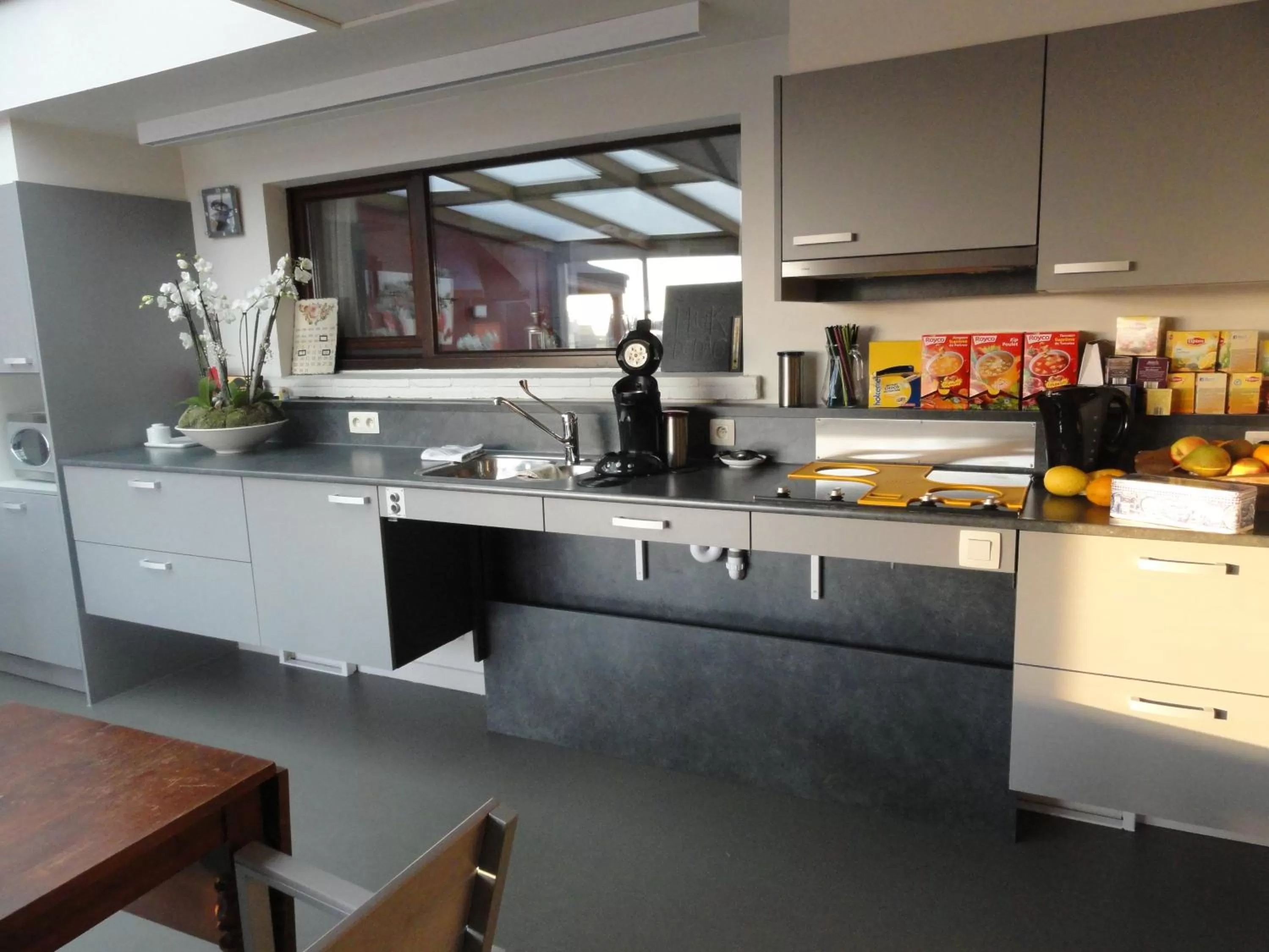 Restaurant/places to eat, Kitchen/Kitchenette in B&B Altijd Genieten