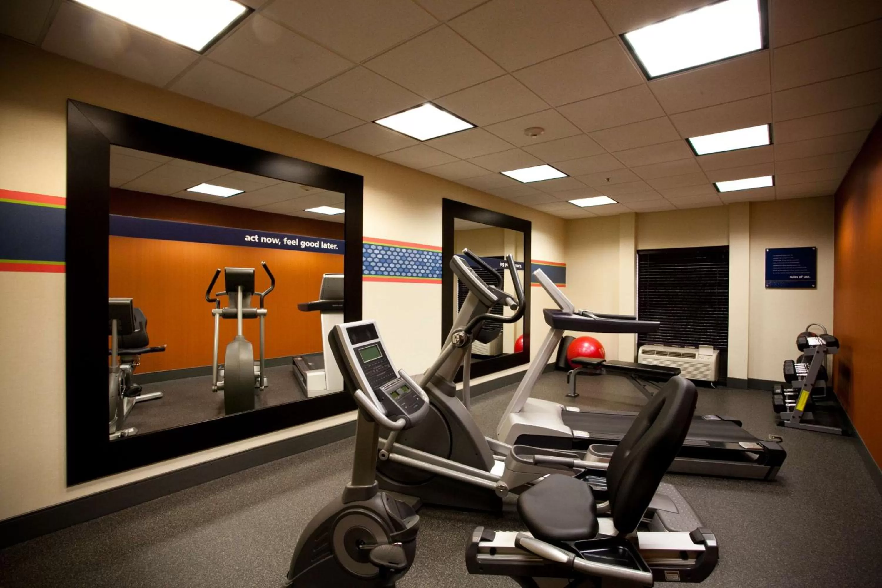 Fitness centre/facilities in Hampton Inn Carrollton