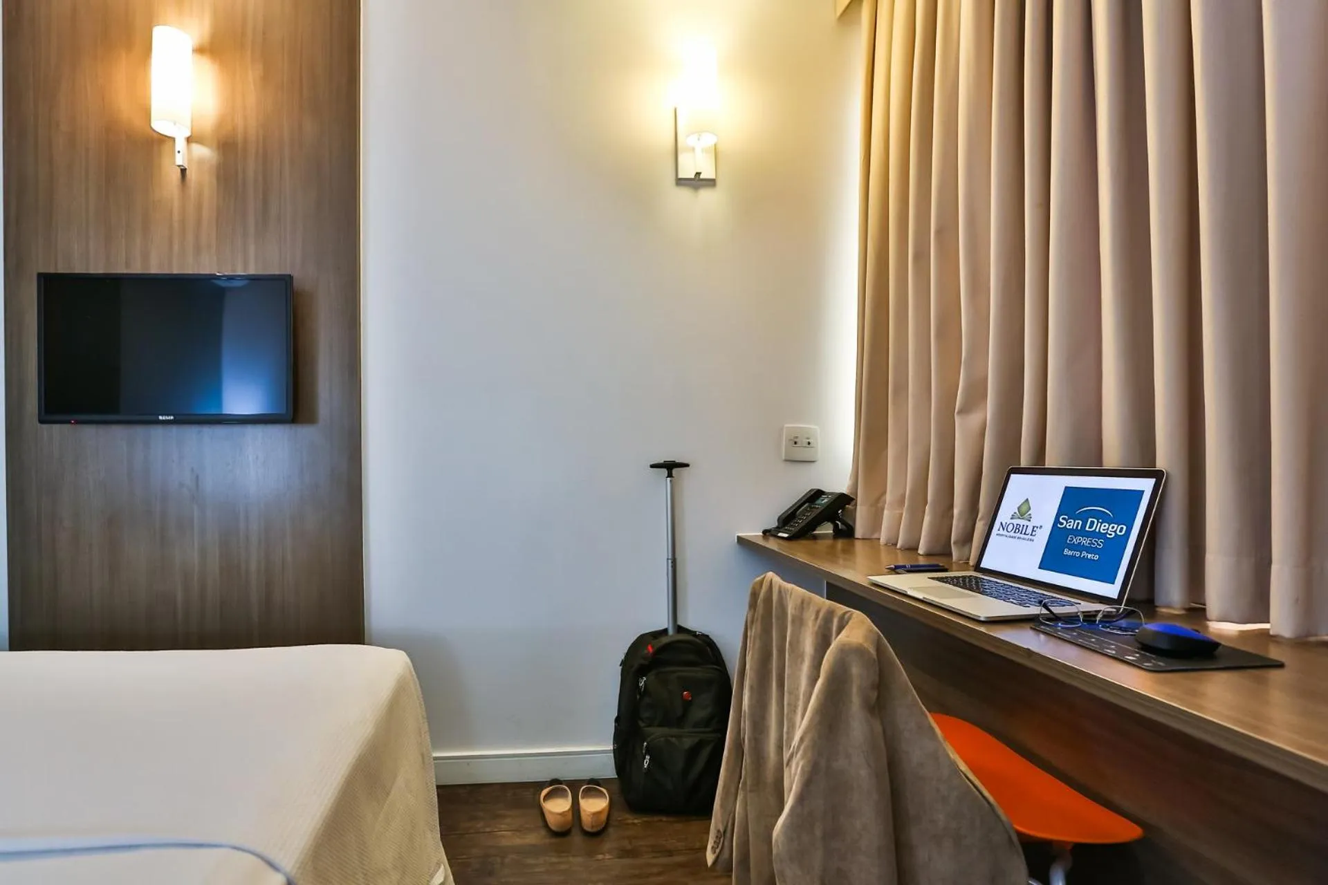 TV and multimedia, Bed in San Diego Express Barro Preto