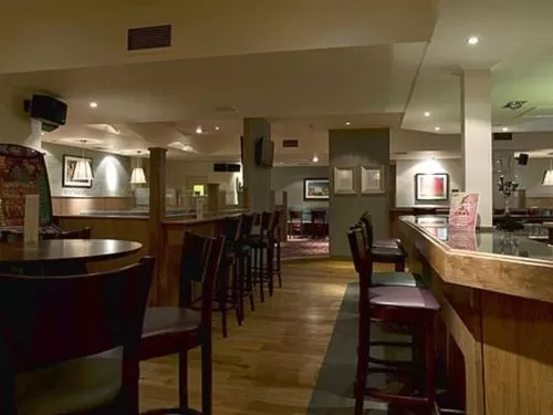 Lounge or bar in Orchard Park Hotel