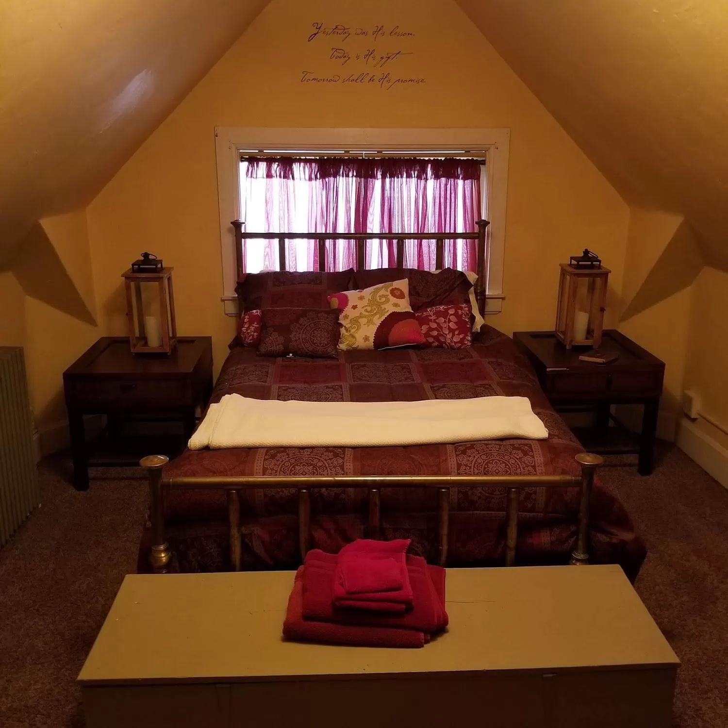 Bed in Historic Victorian Inn