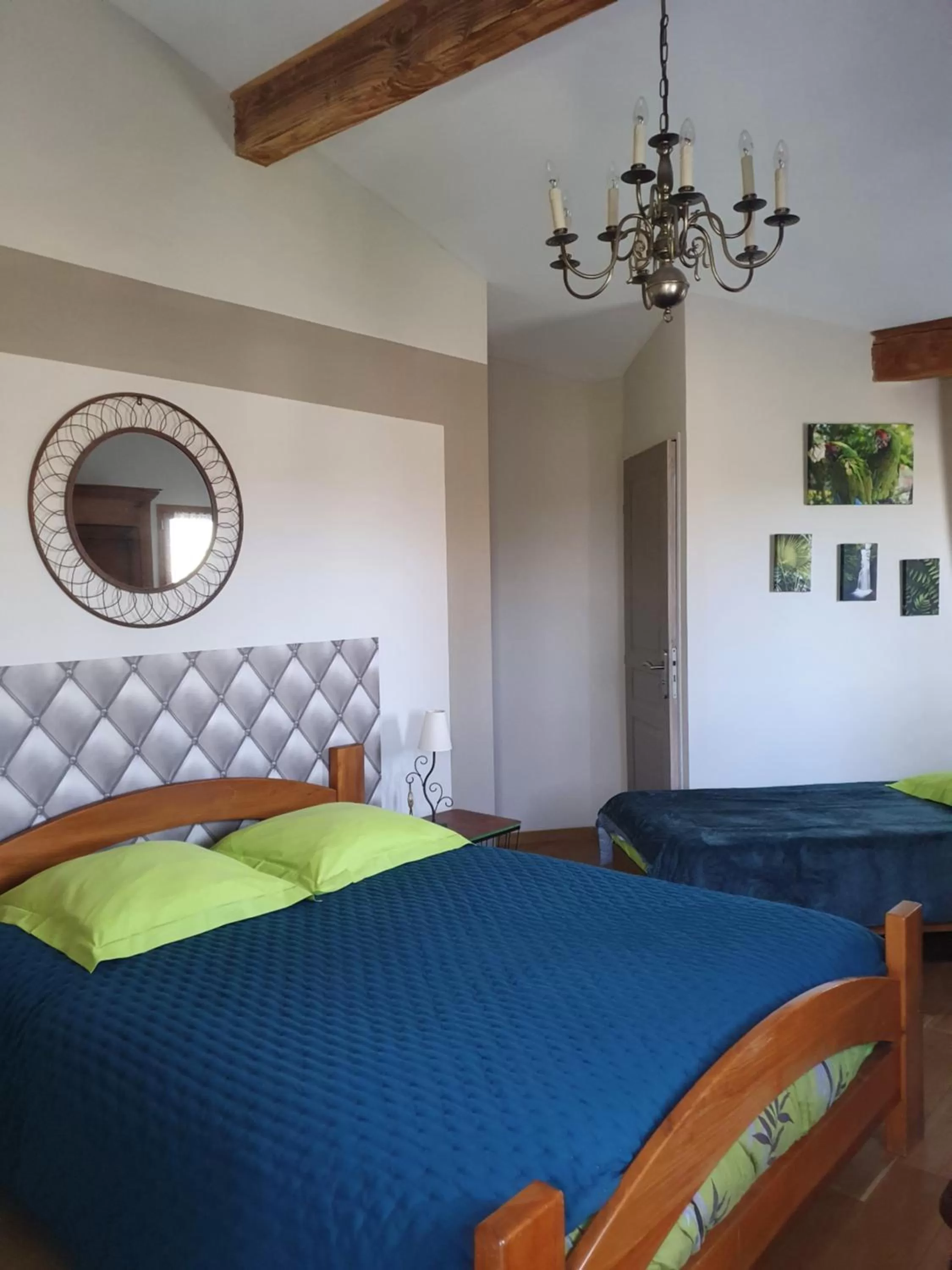 Photo of the whole room, Bed in Chambres d'hôtes Le Bois Des Frênes