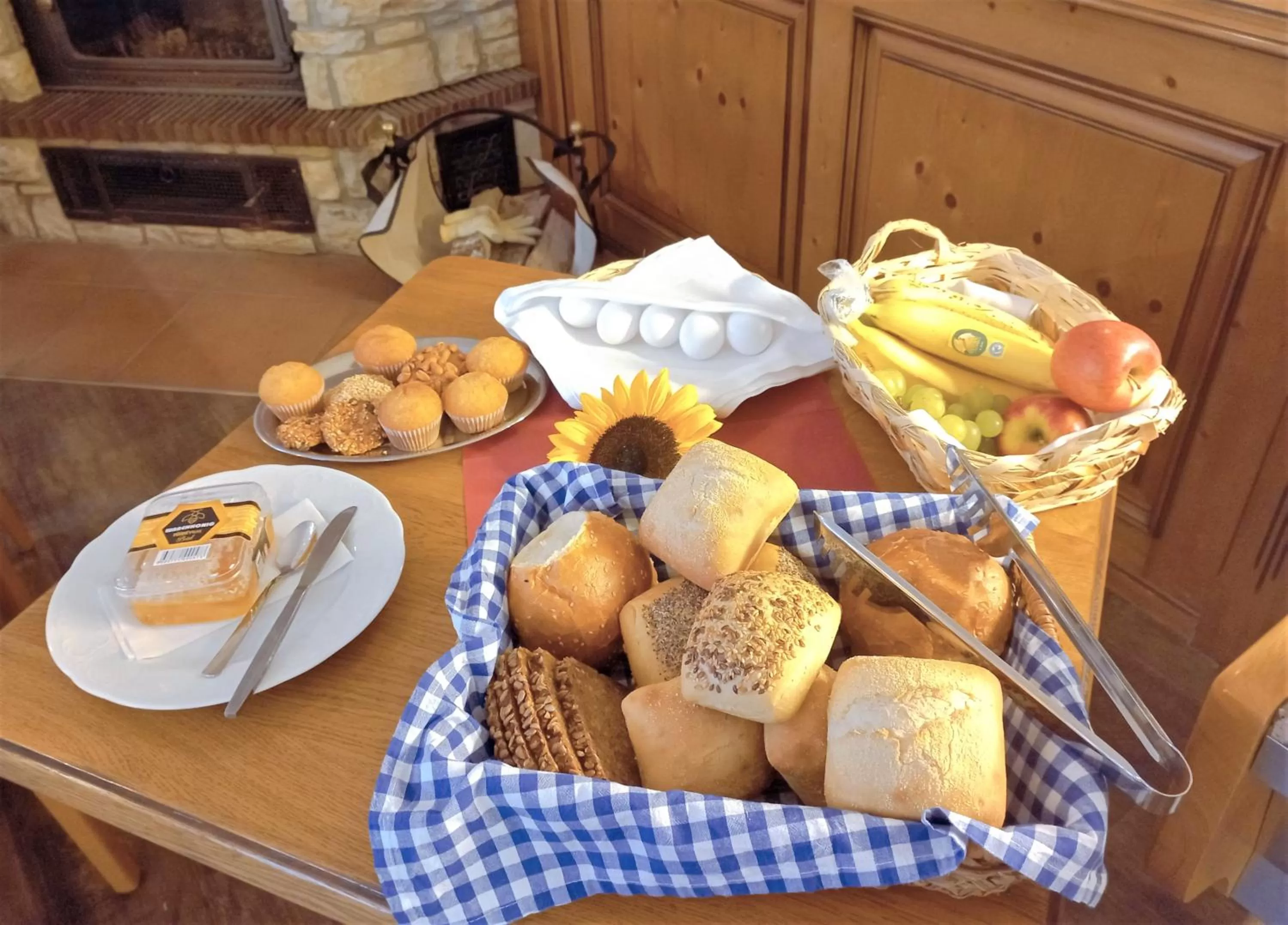 Breakfast, Food in Hotel-Restaurant-Krone