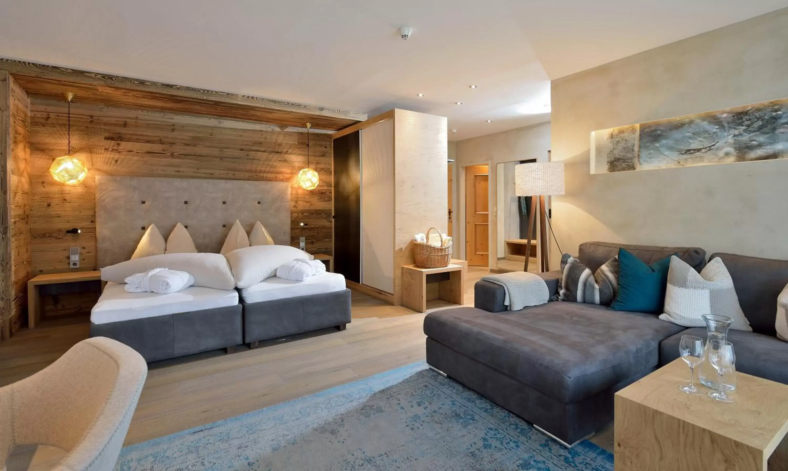 Bambini Suite Mickey Superior - single occupancy in Familienparadies Sporthotel Achensee - FAMILIES ONLY Bambini Suite Mickey Superior - single occupancy in Familienparadies Sporthotel Achensee - FAMILIES ONLY
