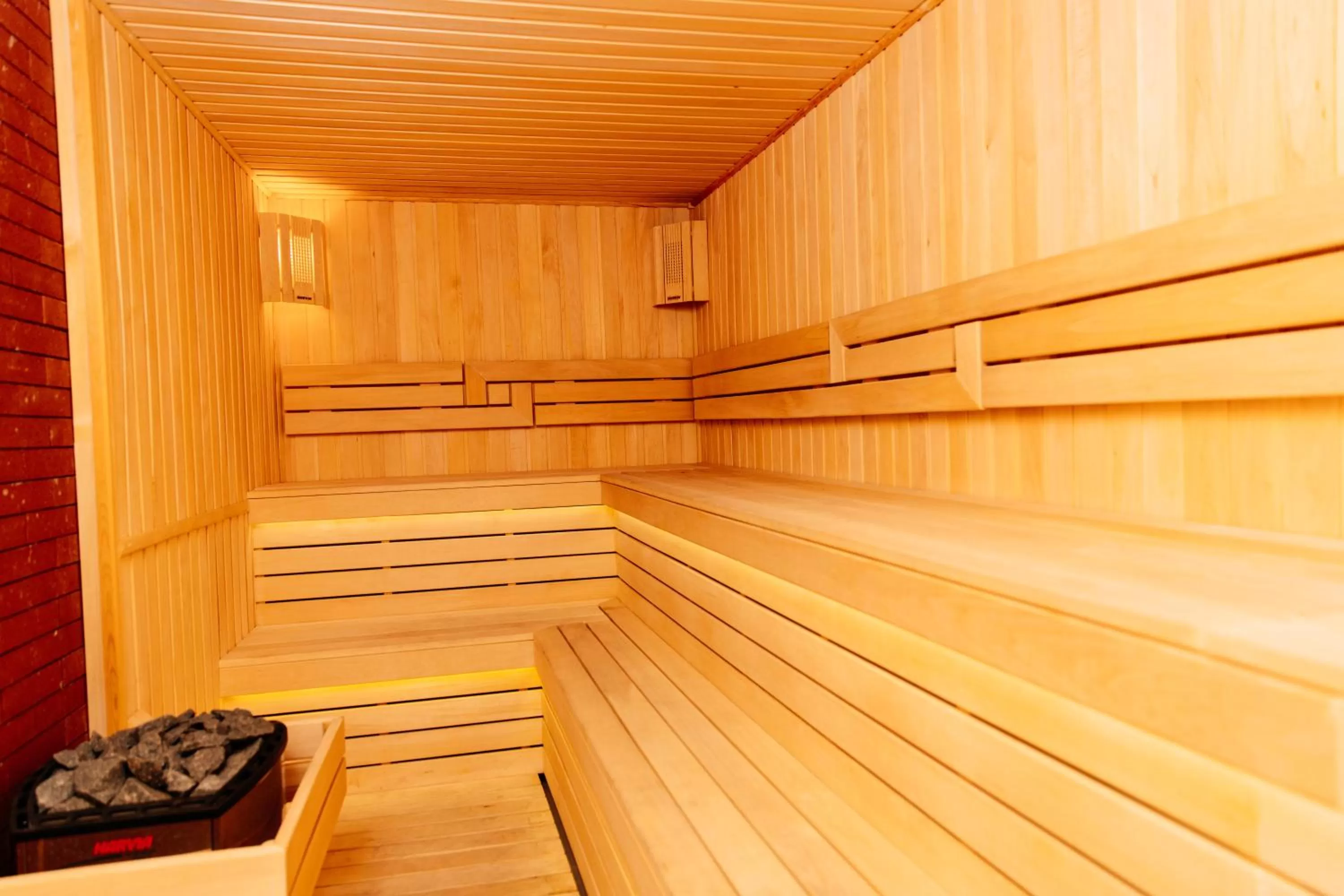 Swimming pool in Shedevr Plaza