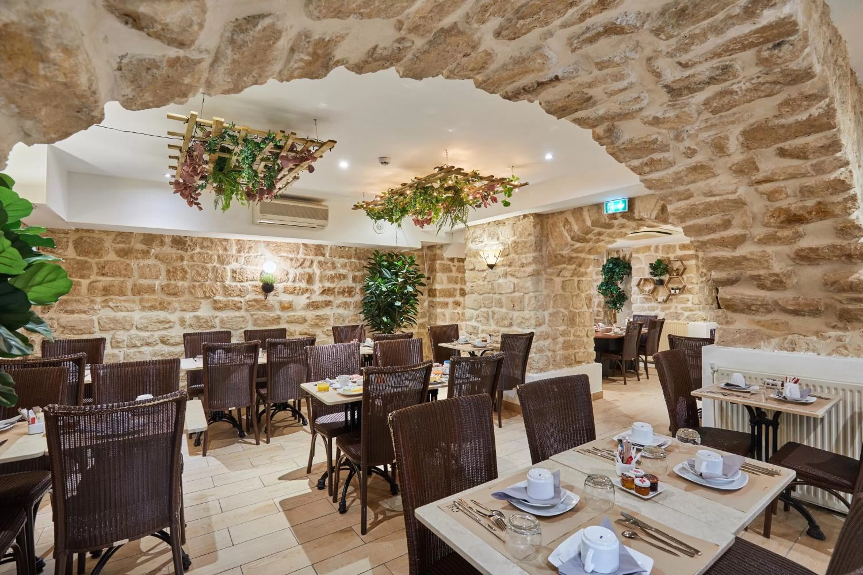 Dining area in Hotel Berne Opera