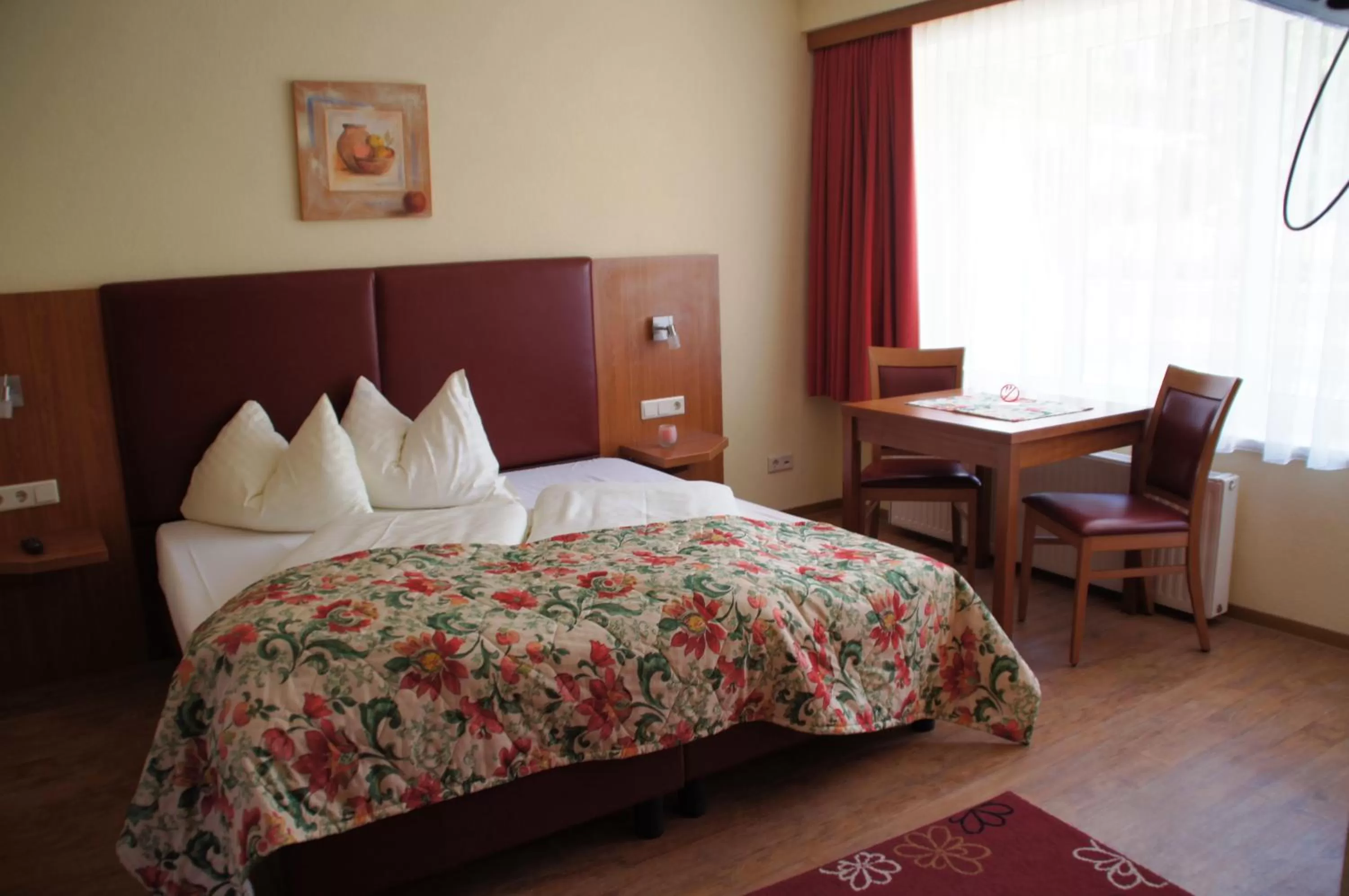 Bed in Mountain Motel