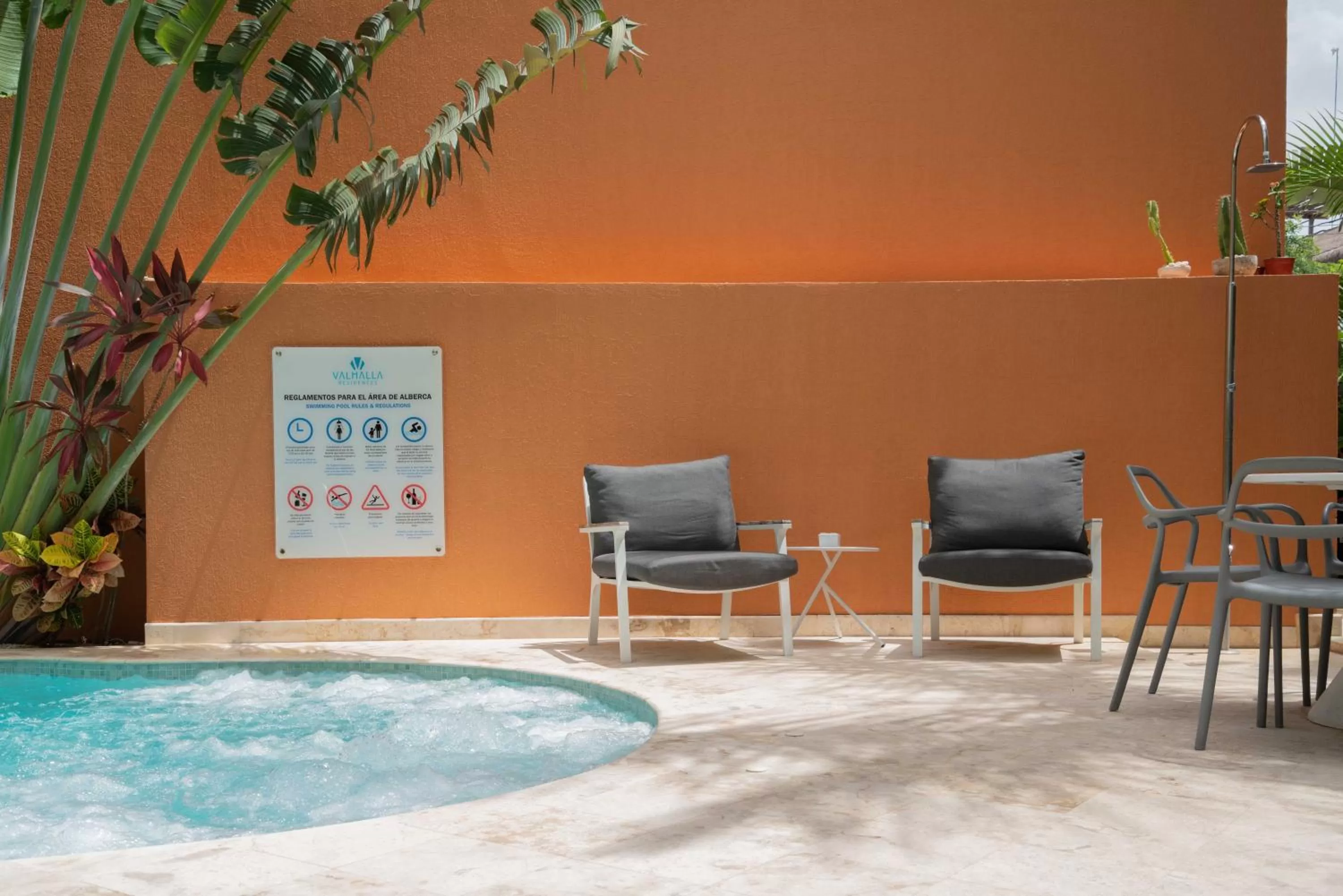 Shower in Valhalla Residences by Biwa