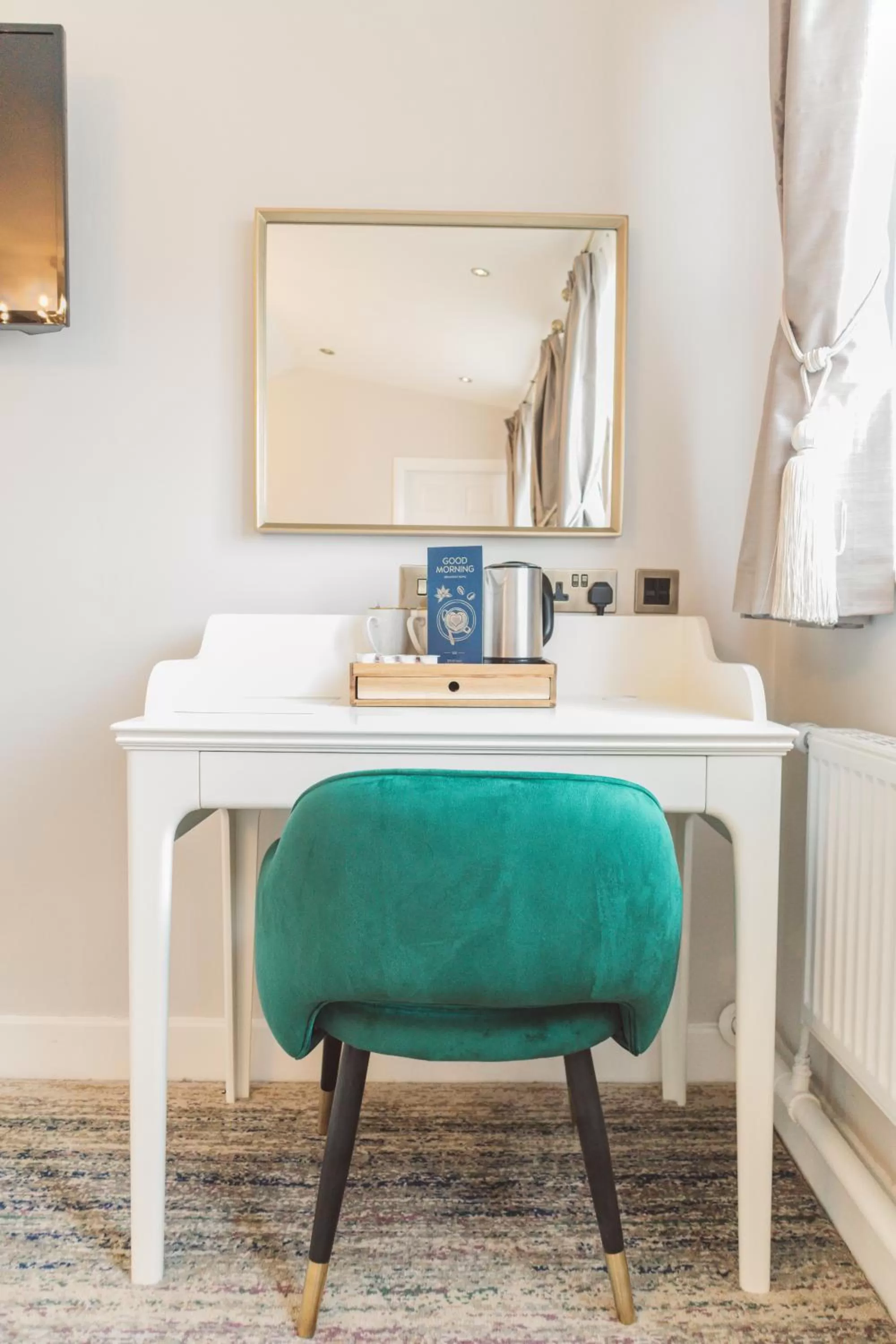 Coffee/tea facilities in The Royal Kings Arms