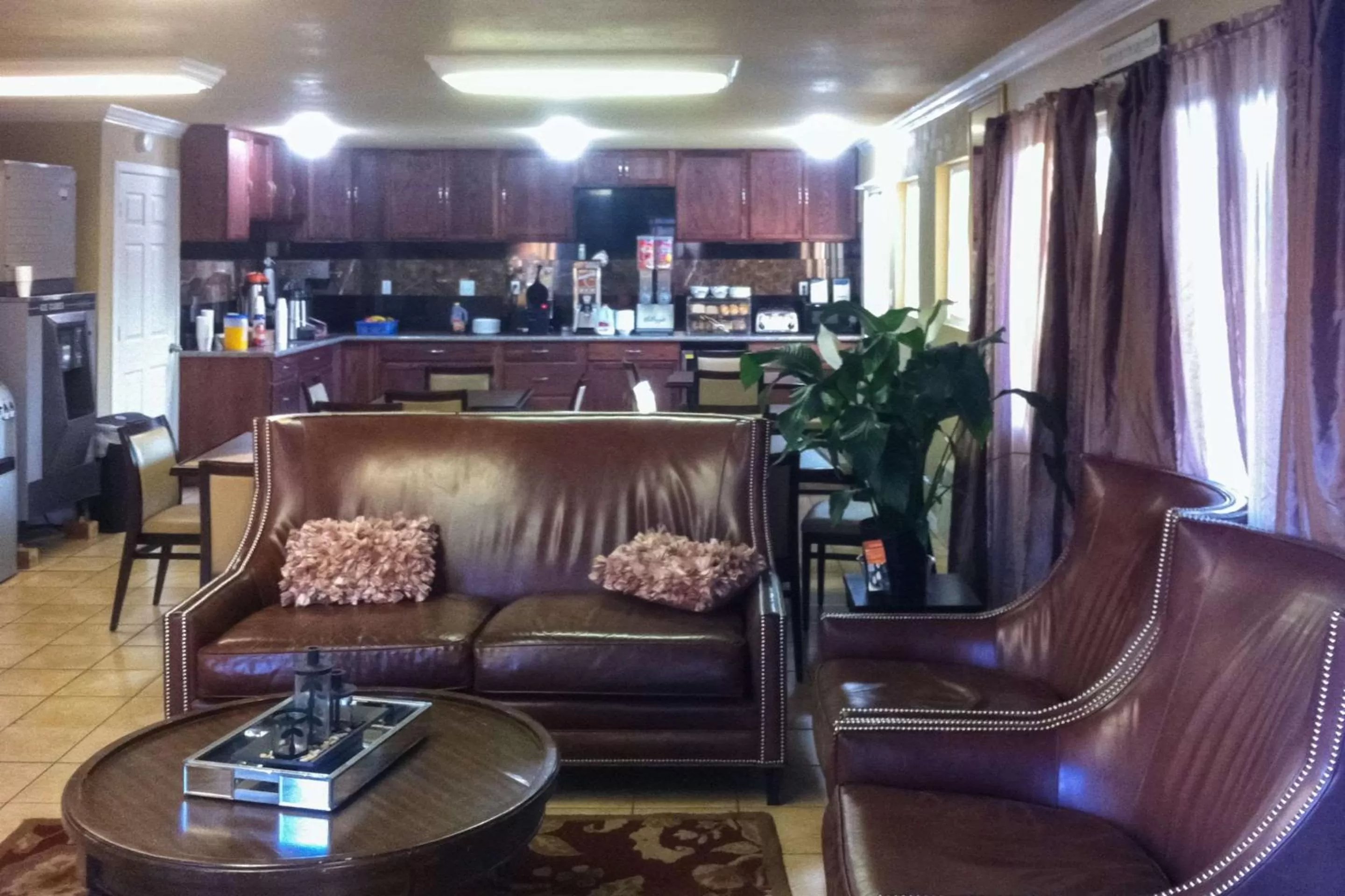 Restaurant/places to eat in 1st Interstate Inn